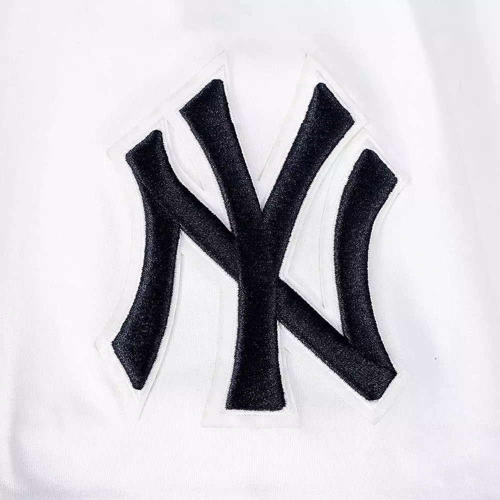Pro Standard Men's MLB New York Yankees Classic Chenille Short Sleeve Pullover Hoodie - WHITE/NAVY