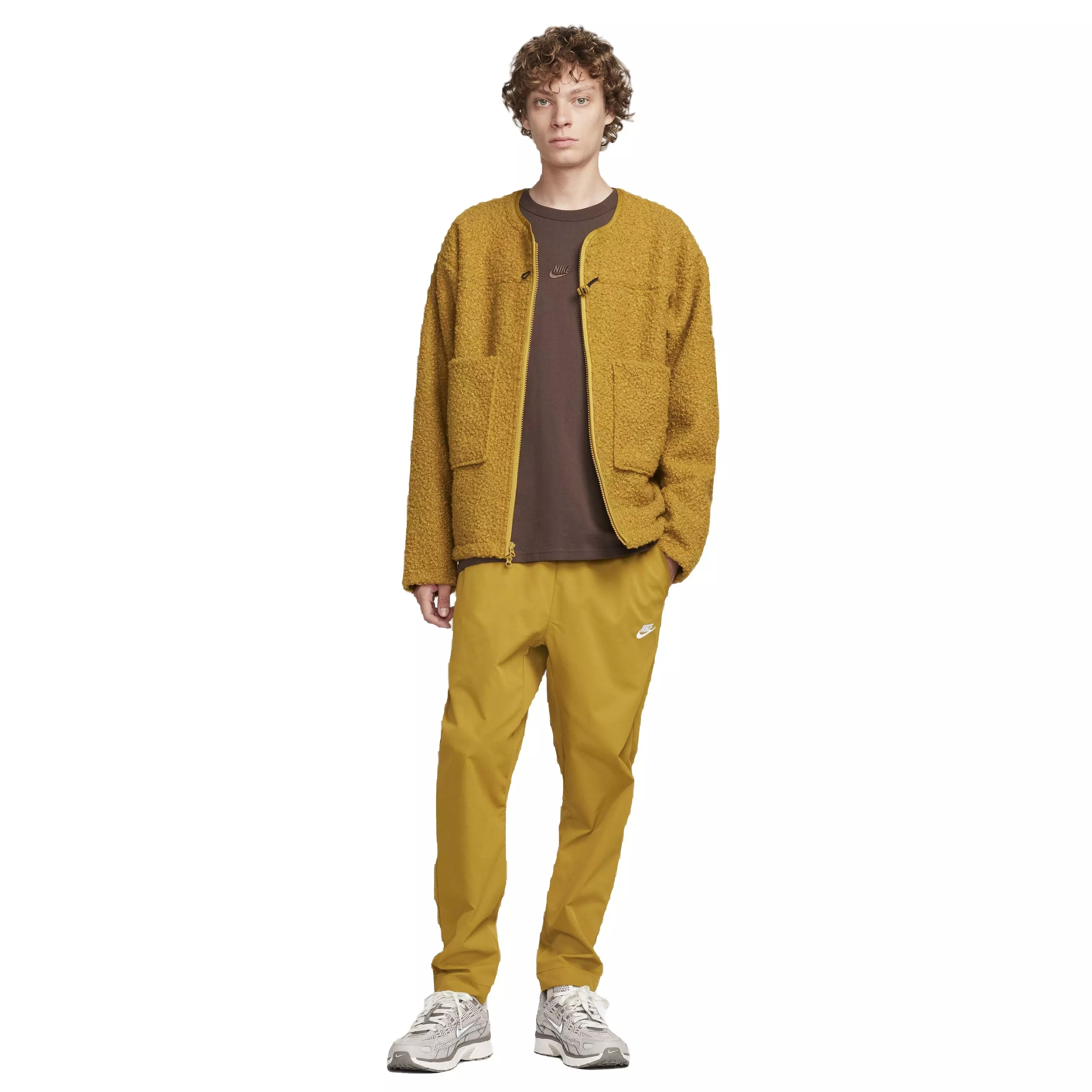 Nike Men's Sportswear Premium Essentials Long-Sleeve T-Shirt - BROWN