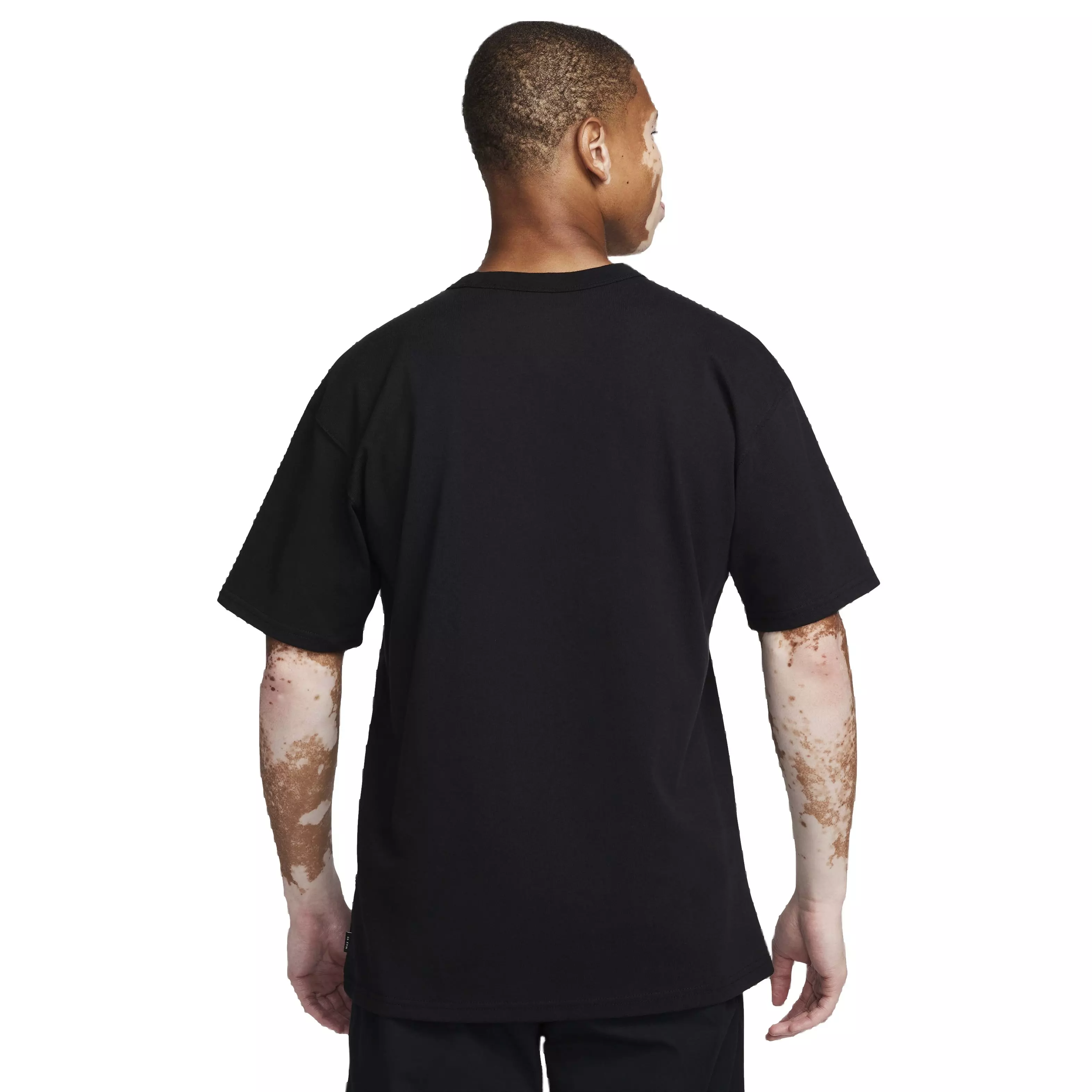 Nike Men's Sportswear Premium Essentials Pocket T-Shirt - BLACK