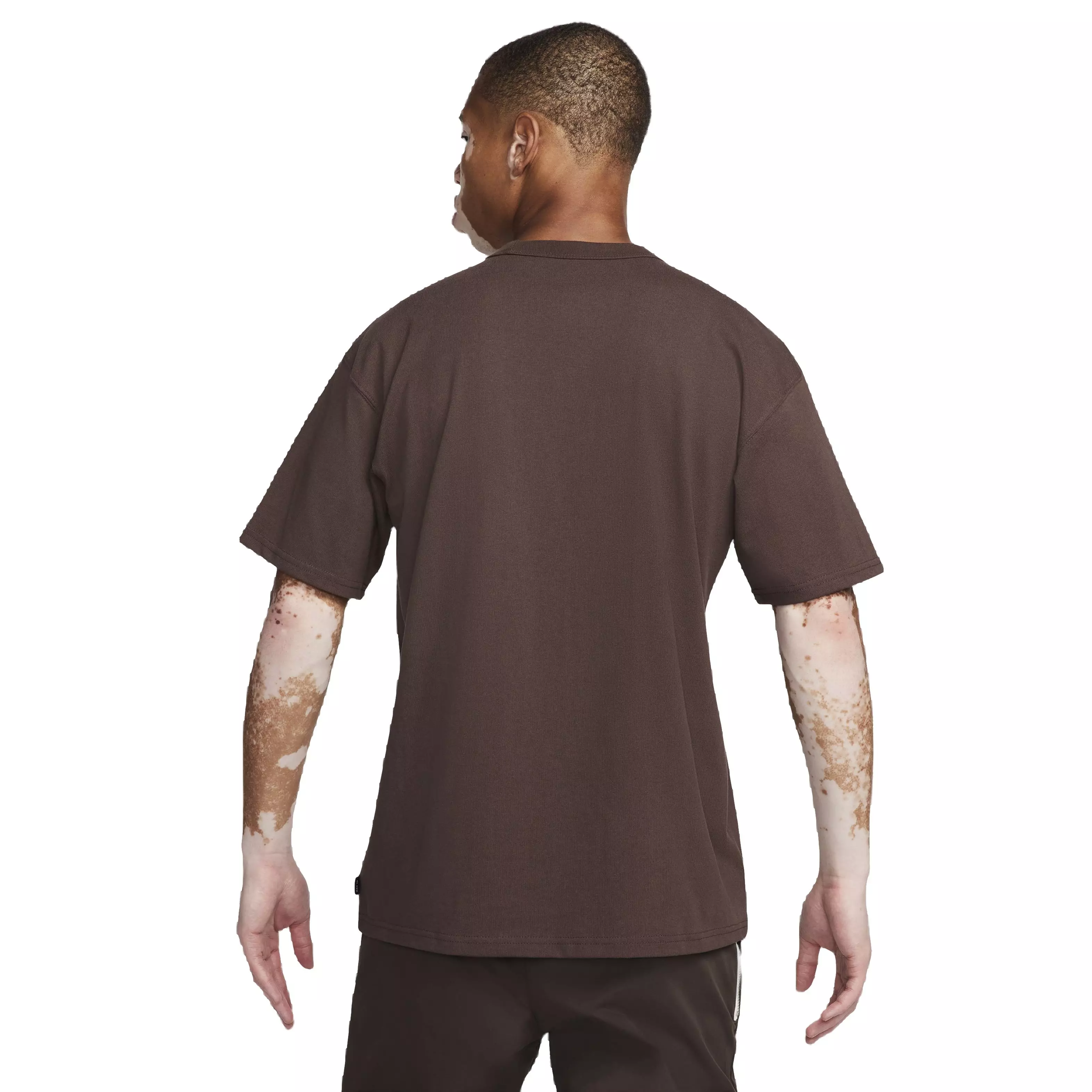 Nike Men's Sportswear Premium Essentials Pocket T-Shirt - BROWN
