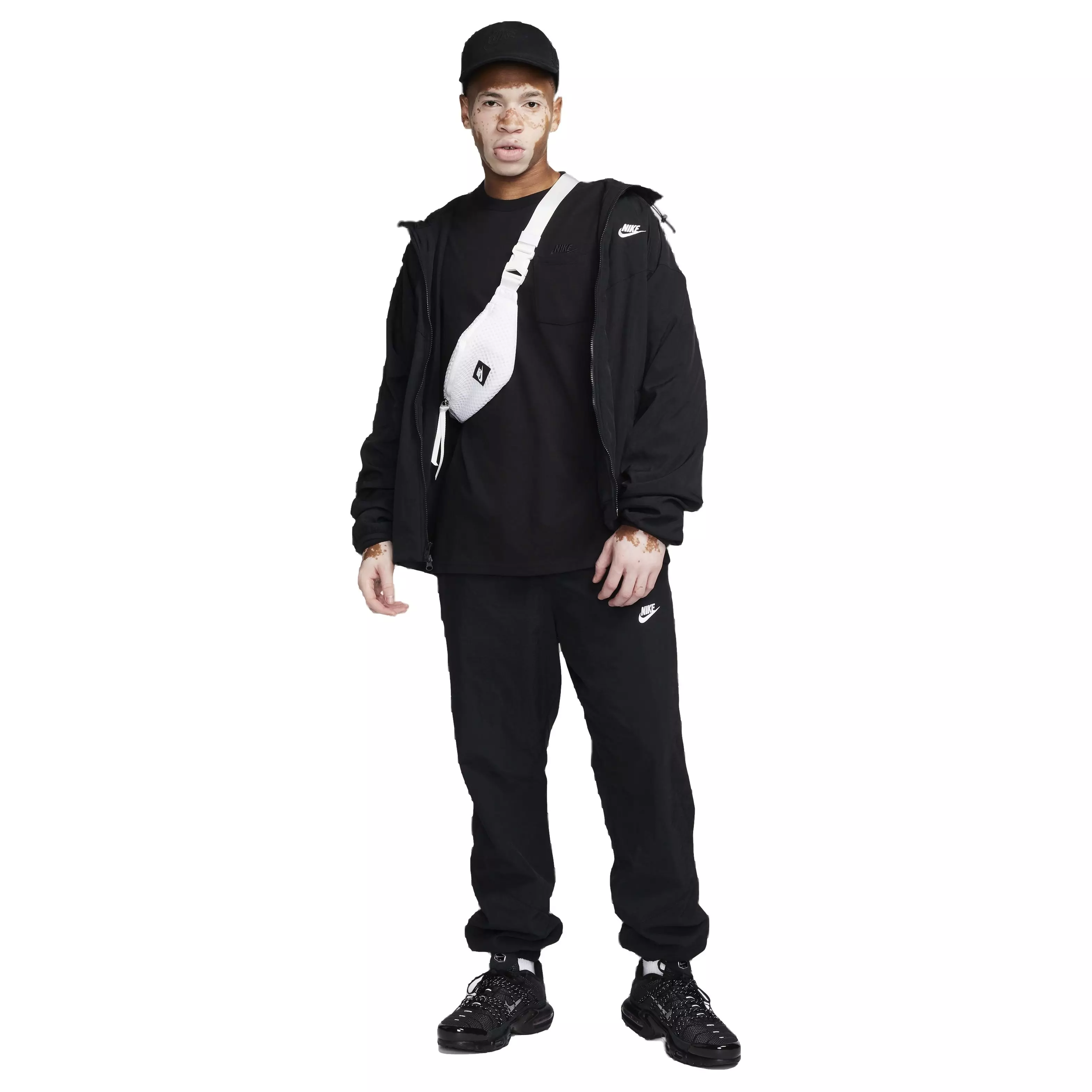 Nike Men's Sportswear Premium Essentials Long-Sleeve Pocket Tee - BLACK