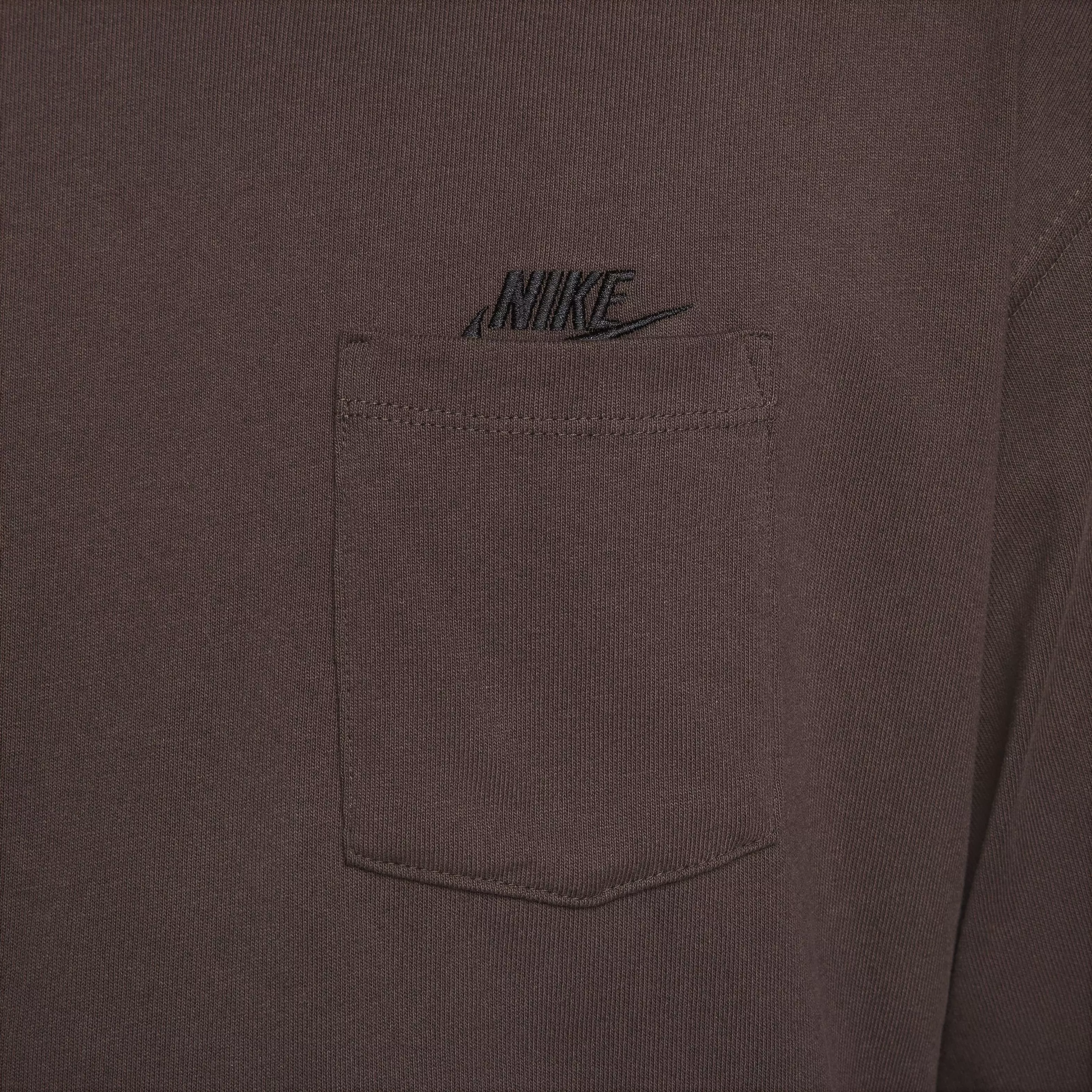 Nike Men's Sportswear Premium Essentials Long-Sleeve Pocket Tee - BROWN