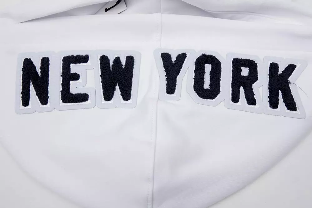 Pro Standard Men's MLB New York Yankees Chenille Pullover Hoodie - WHITE