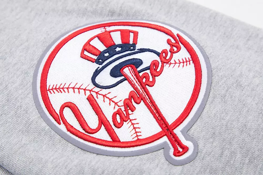 Pro Standard Men's MLB New York Yankees Classic Crewneck - GREY