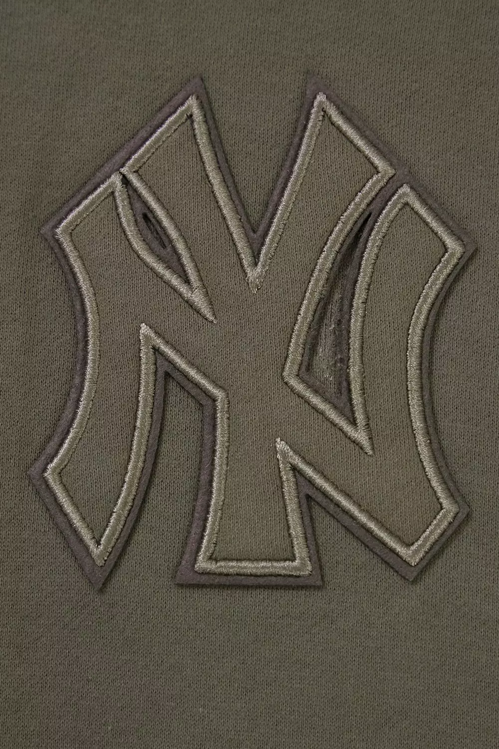 Pro Standard Men's MLB New York Yankees Neutral Drop Shoulder Pullover Hoodie - DK BROWN