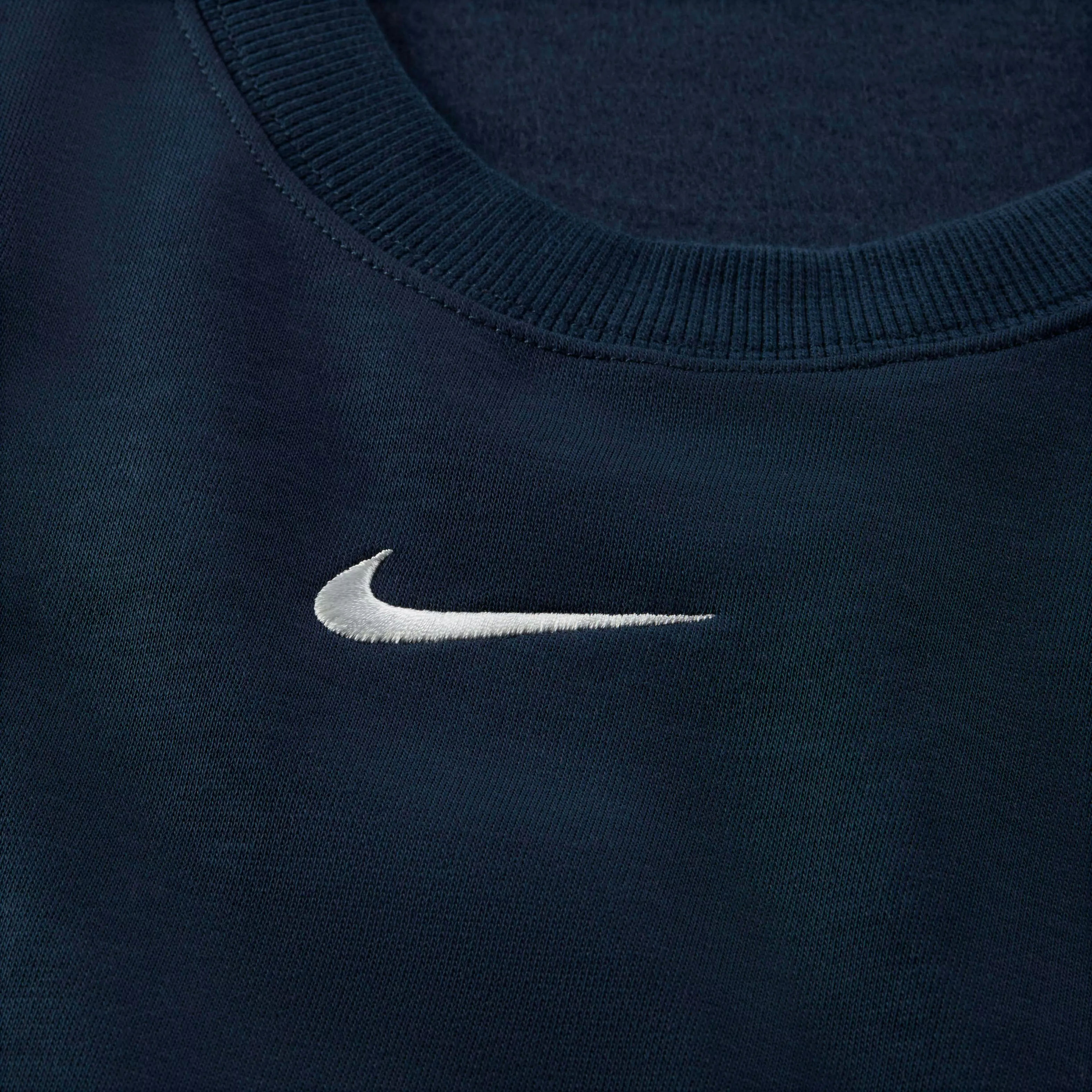 Nike Women's Sportswear Phoenix Brushed Fleece Oversized Crewneck Sweatshirt - NAVY