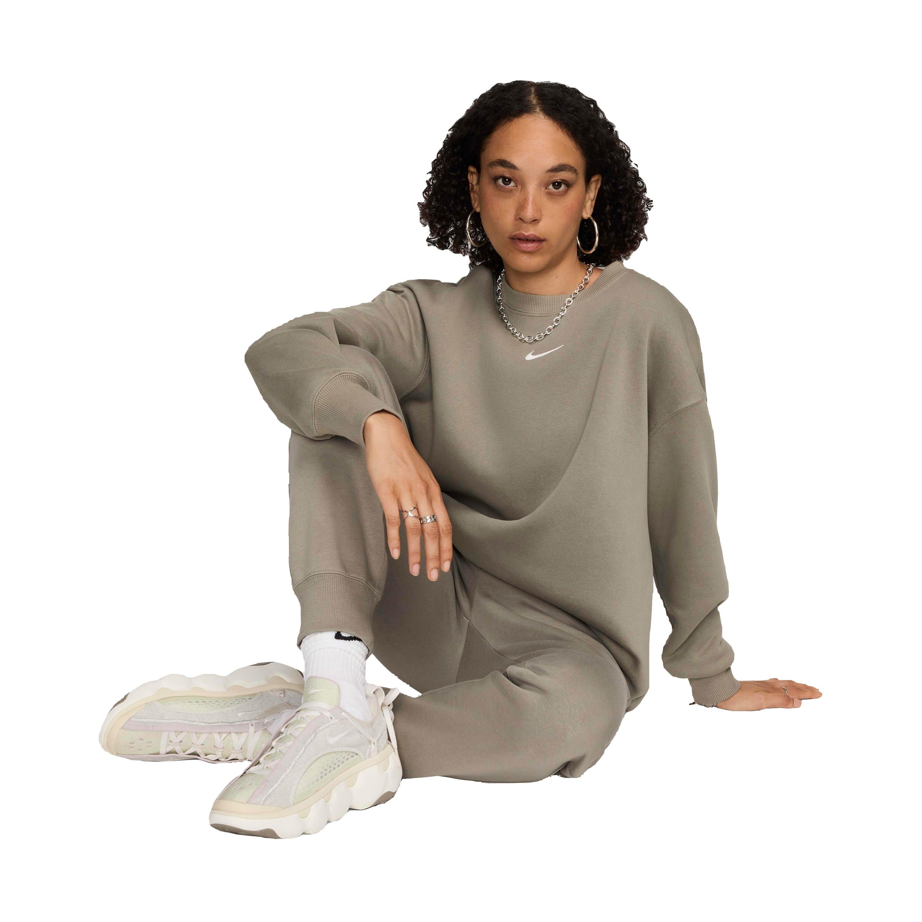 Nike Women's Sportswear Phoenix Brushed Fleece Oversized Crewneck Sweatshirt - GREEN Thumbnail View 6