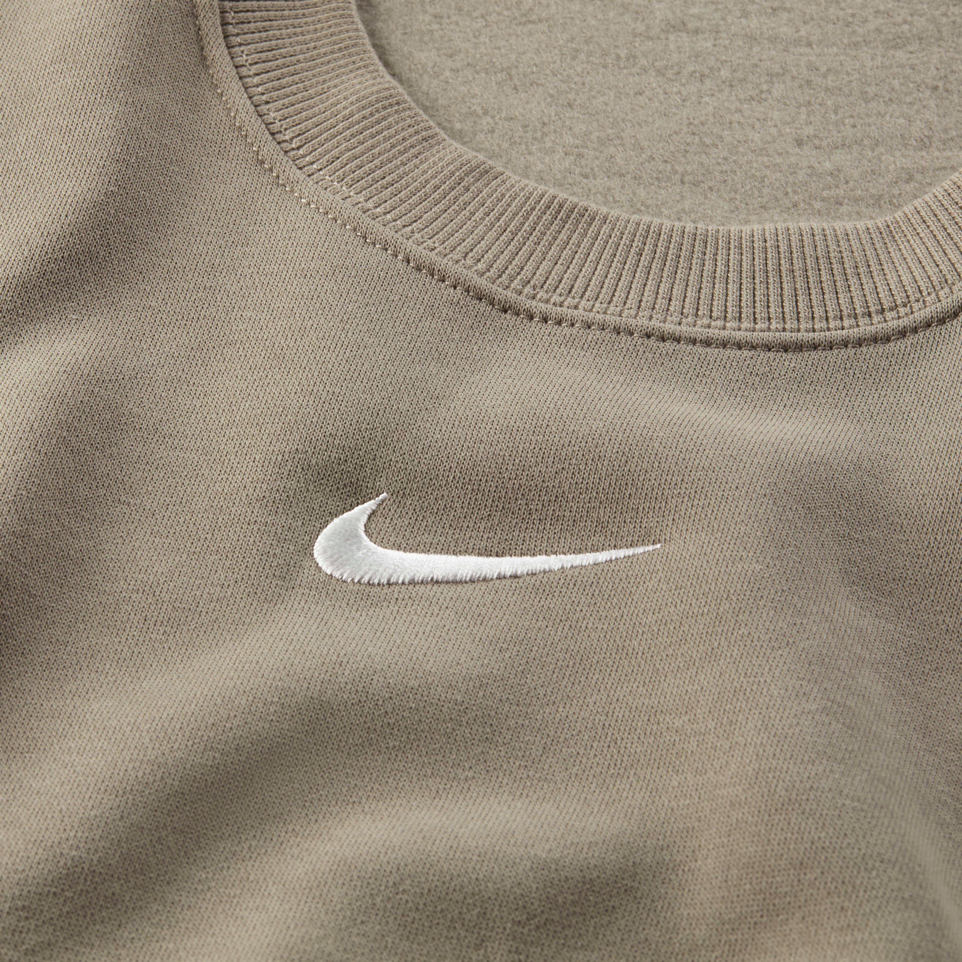 Nike Women's Sportswear Phoenix Brushed Fleece Oversized Crewneck Sweatshirt - GREEN Thumbnail View 7