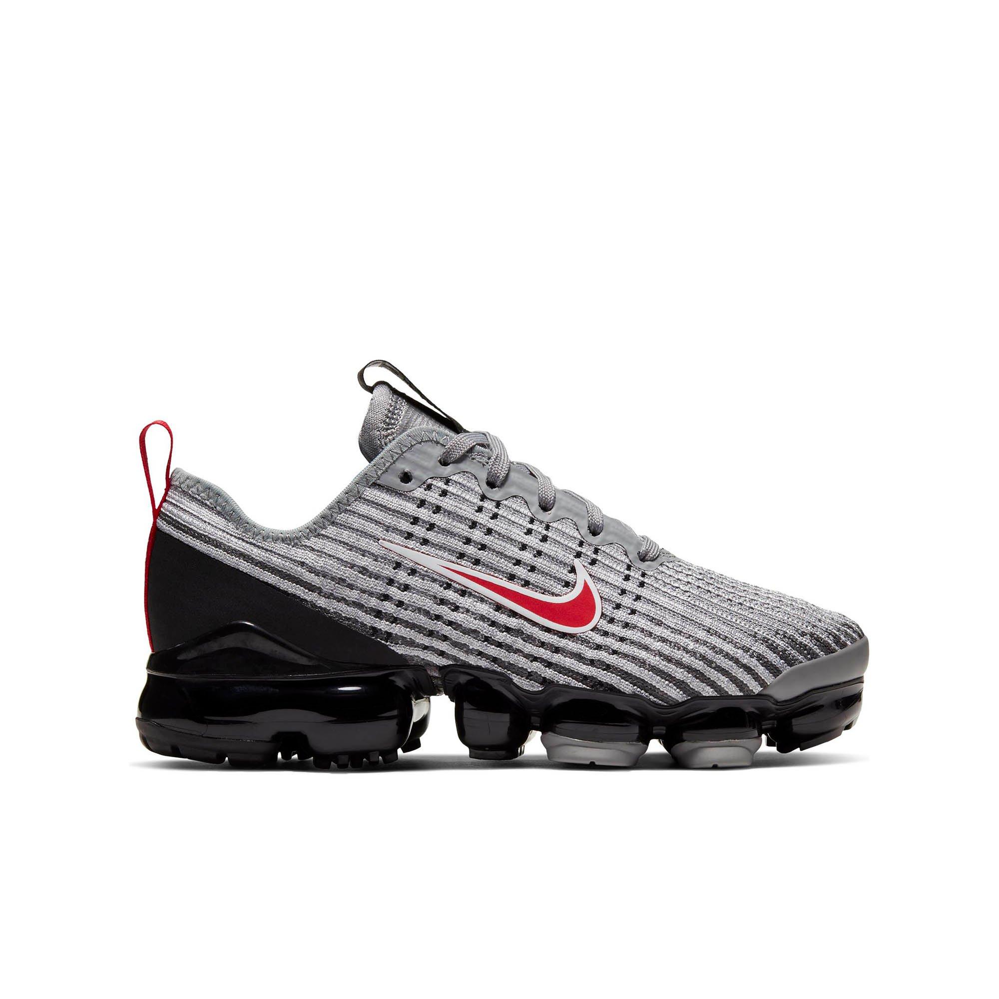 black vapormax grade school