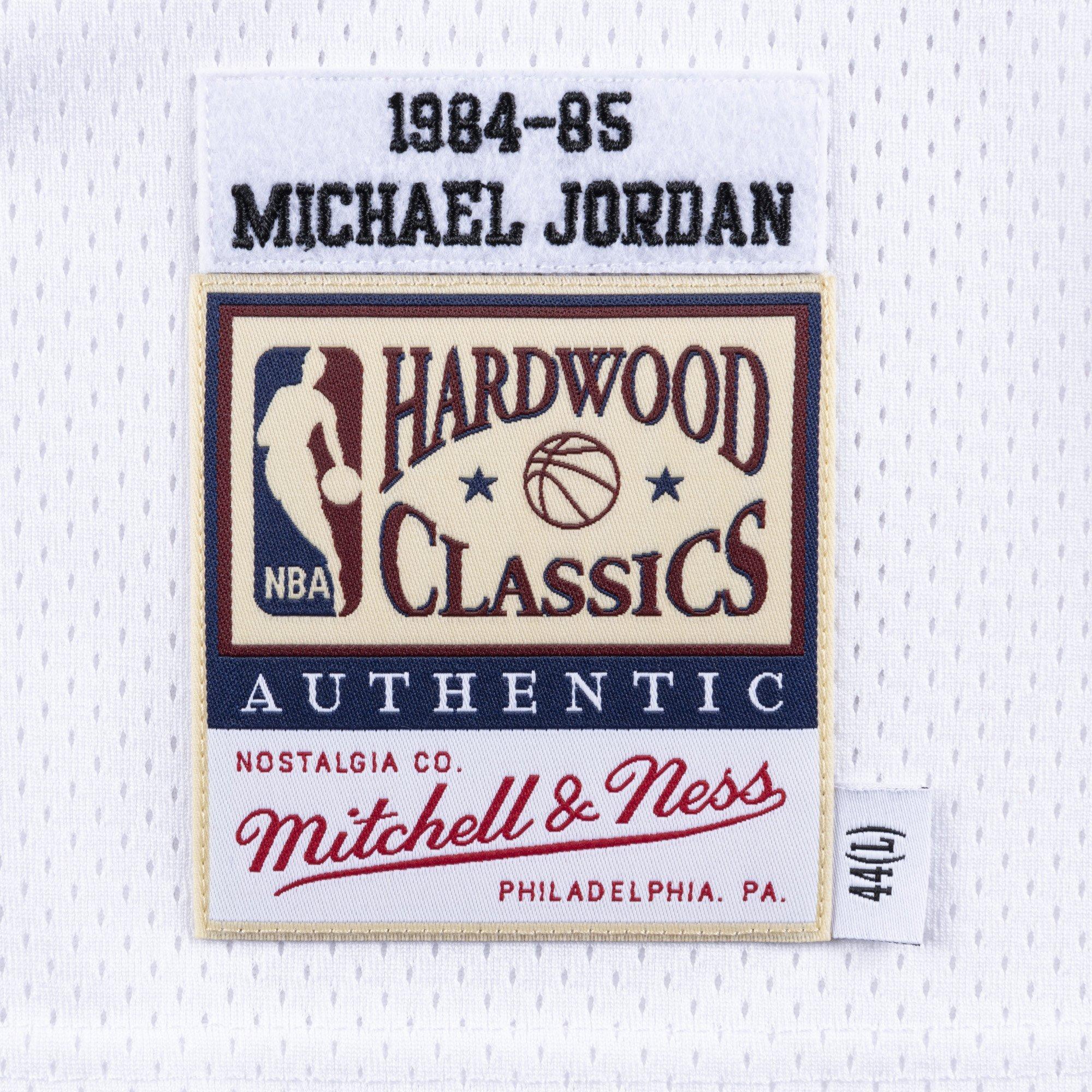 100% Authentic Michael Jordan Mitchell Ness 84 85 Bulls Jersey M 10/12  Youth Boy