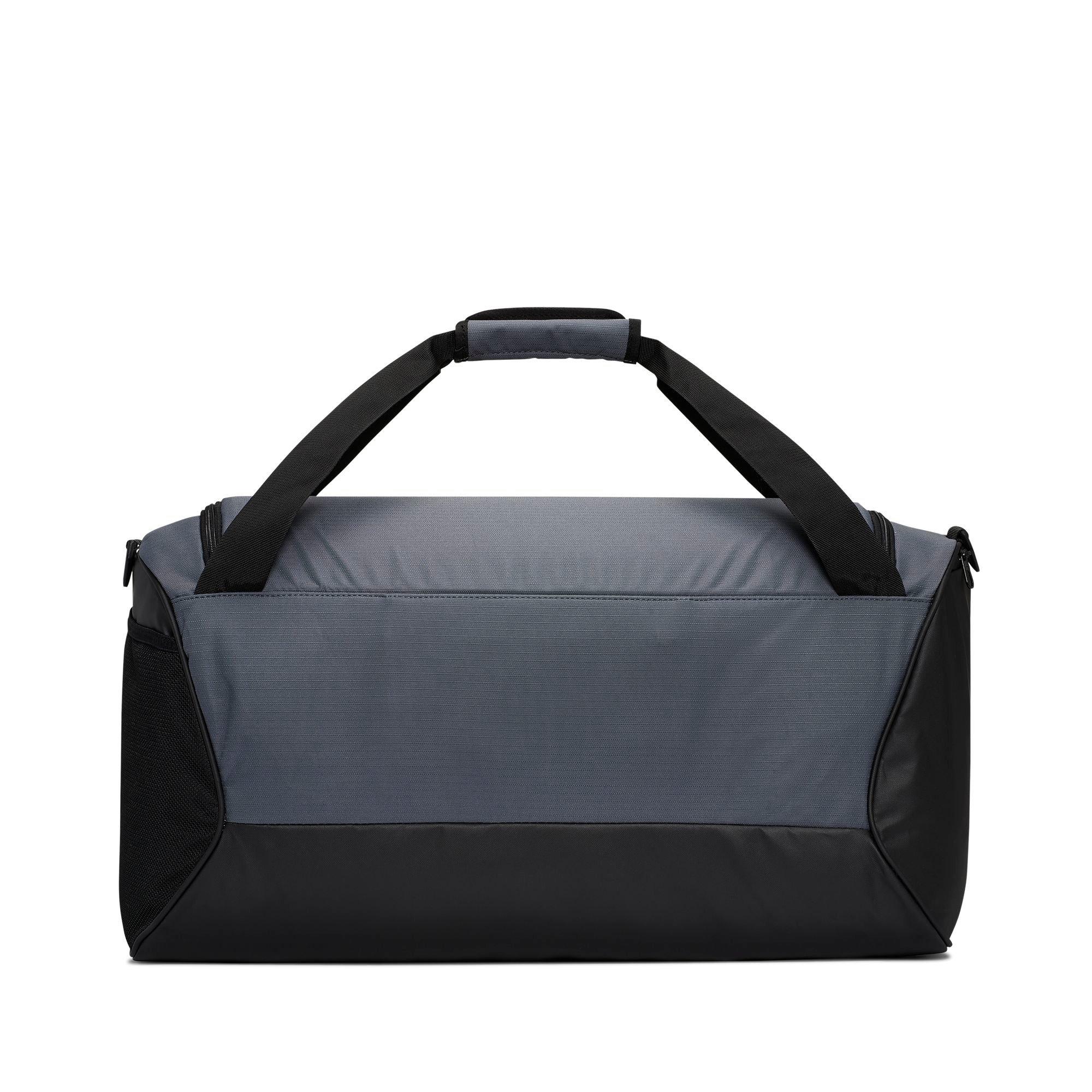 The durable Nike Brasilia Duffel features a spacious main compartment for  all your gear so you can feel prepared. Padded shoulder strap make it  carrying comfortable, and multiple exterior pockets provide quick-grab