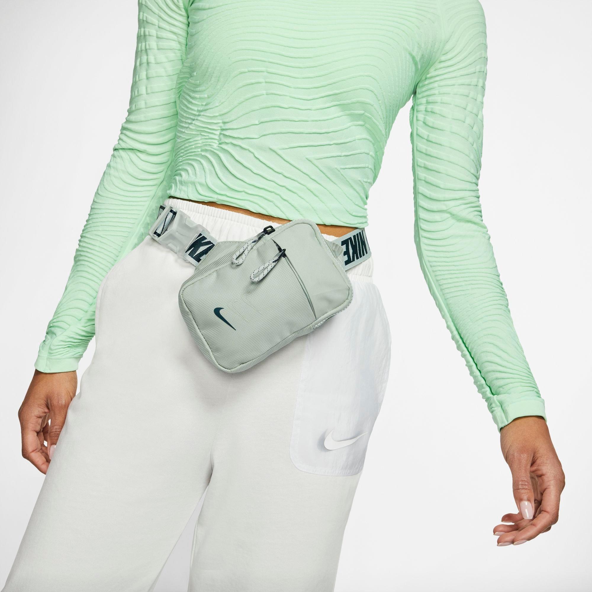 nike sportswear essential small hip pack