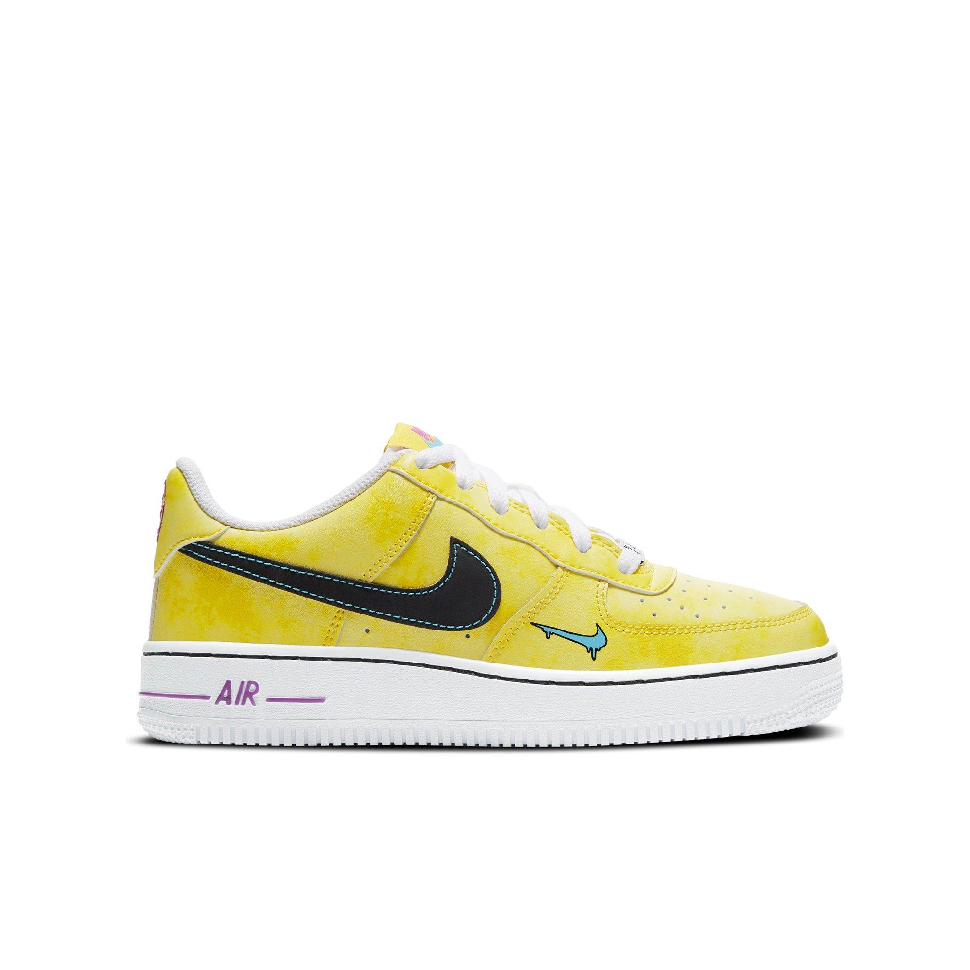 nike light yellow shoes