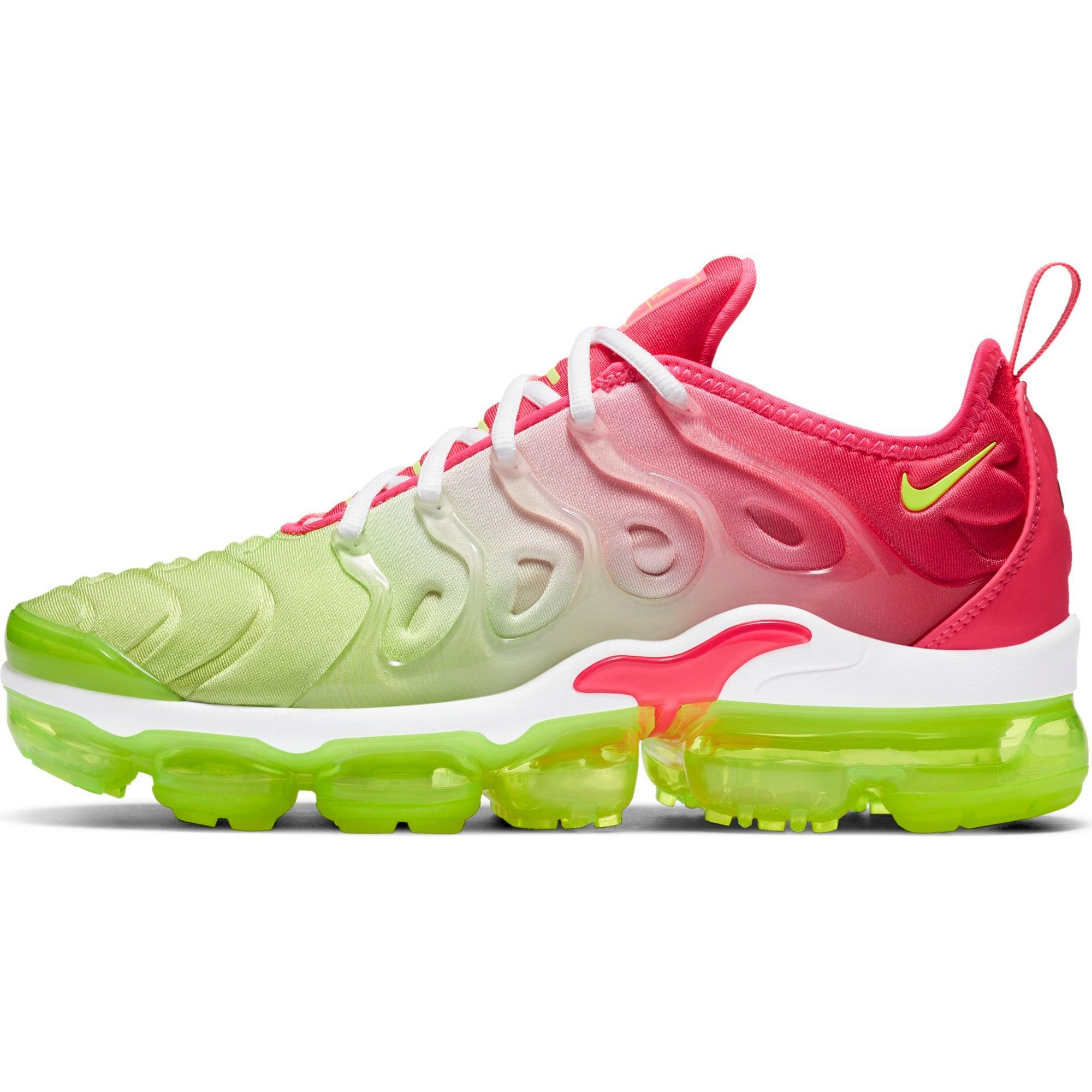 nike air vapormax plus women's pink