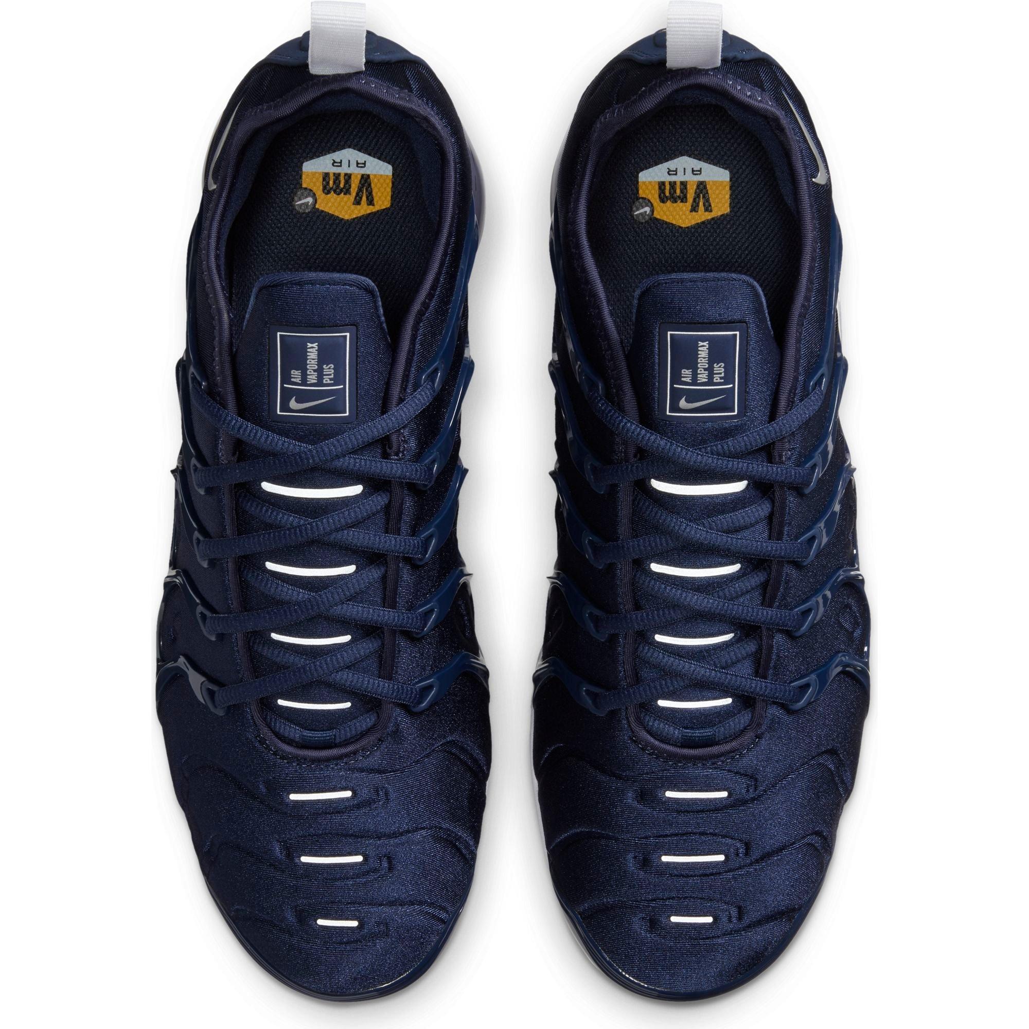 Navy blue on sale vapormax plus