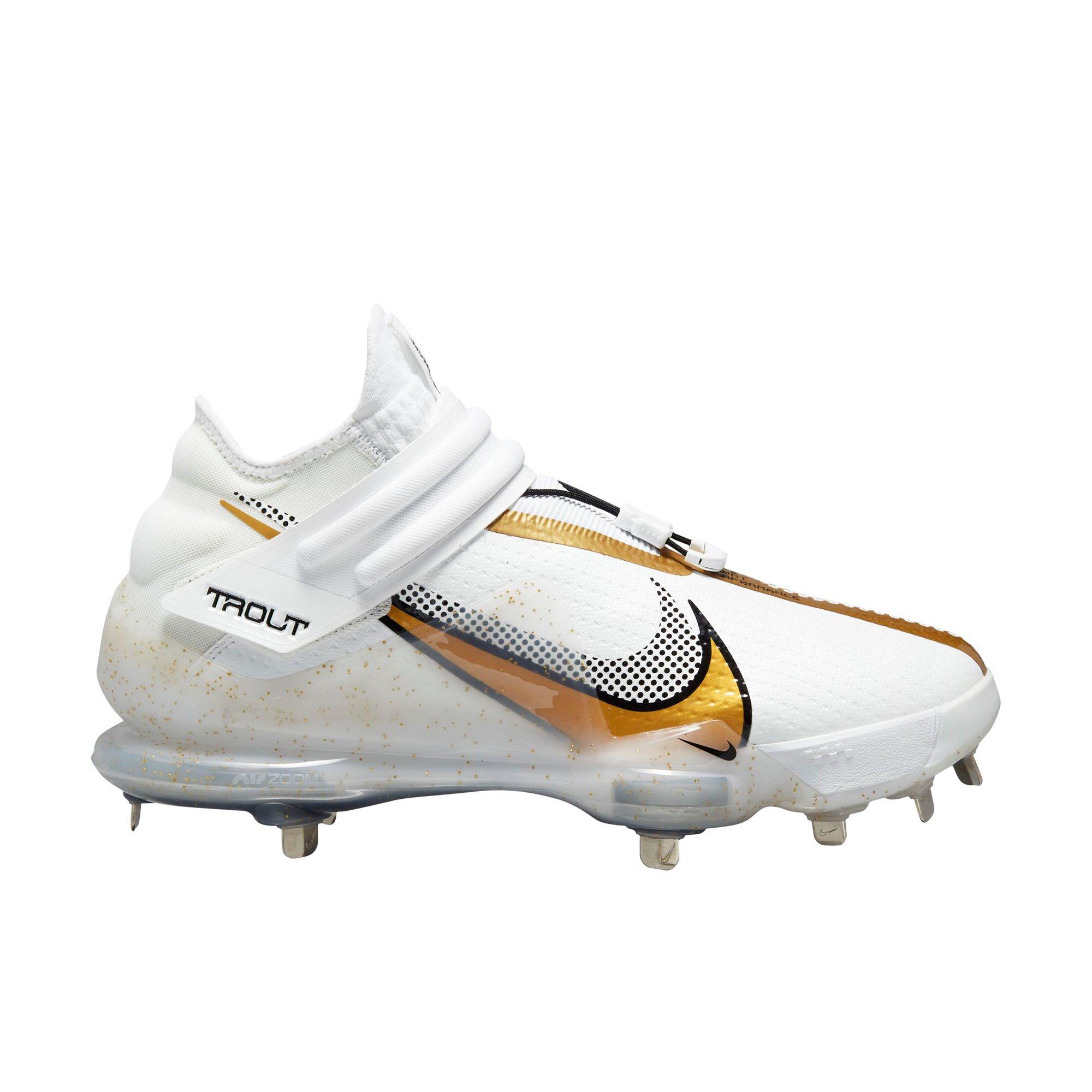 Gold nike 2024 baseball cleats