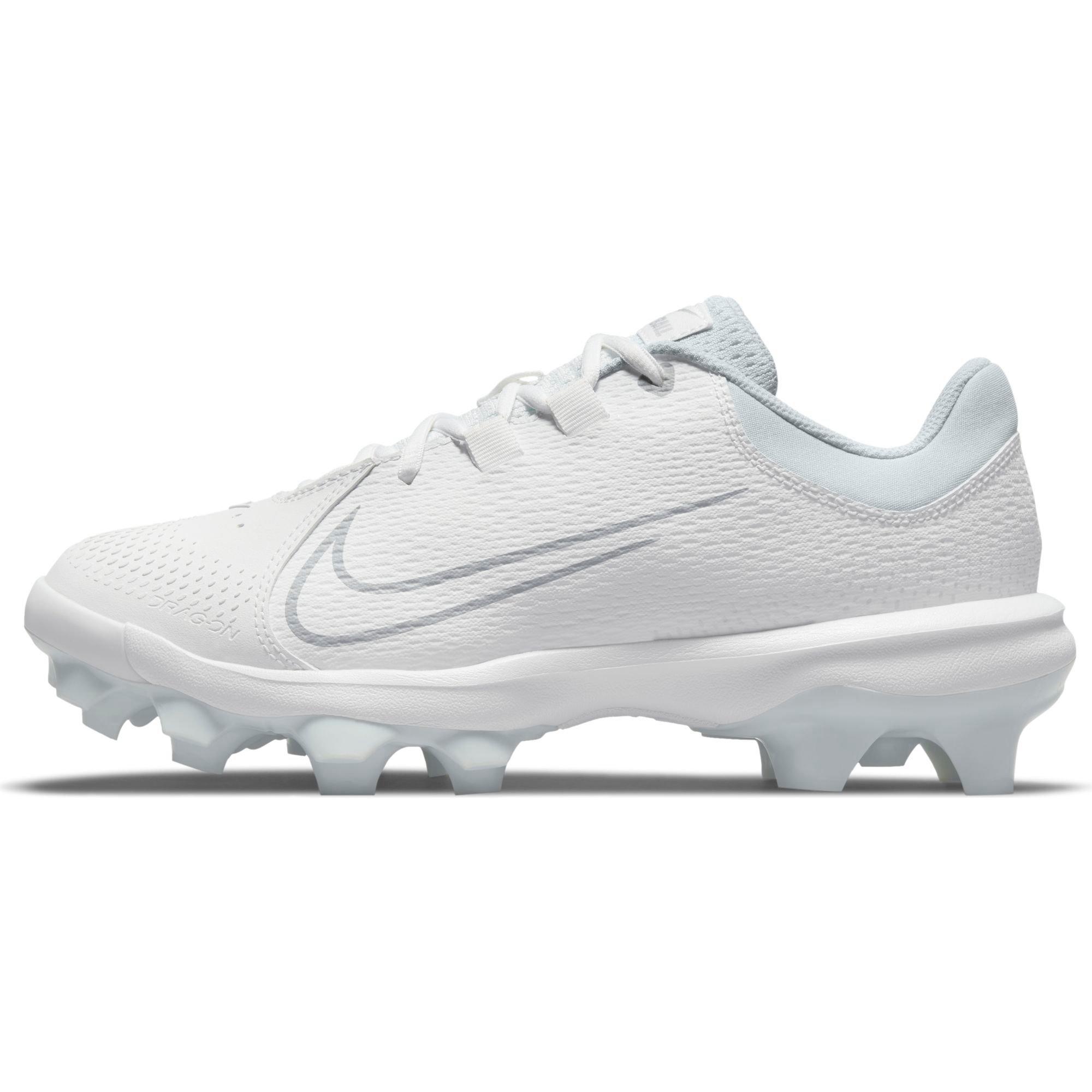 Black and white nike softball outlet cleats