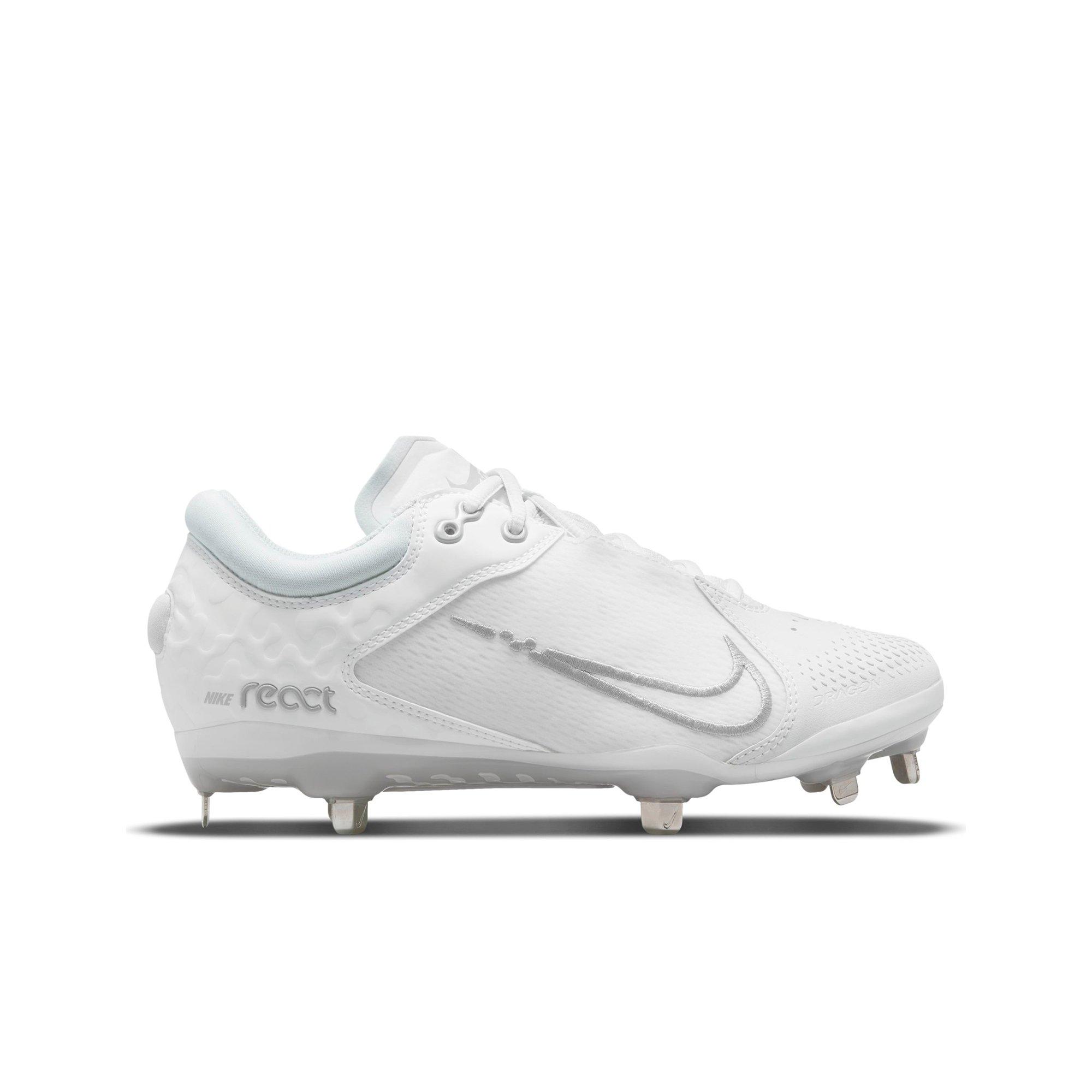 All white hot sale softball cleats