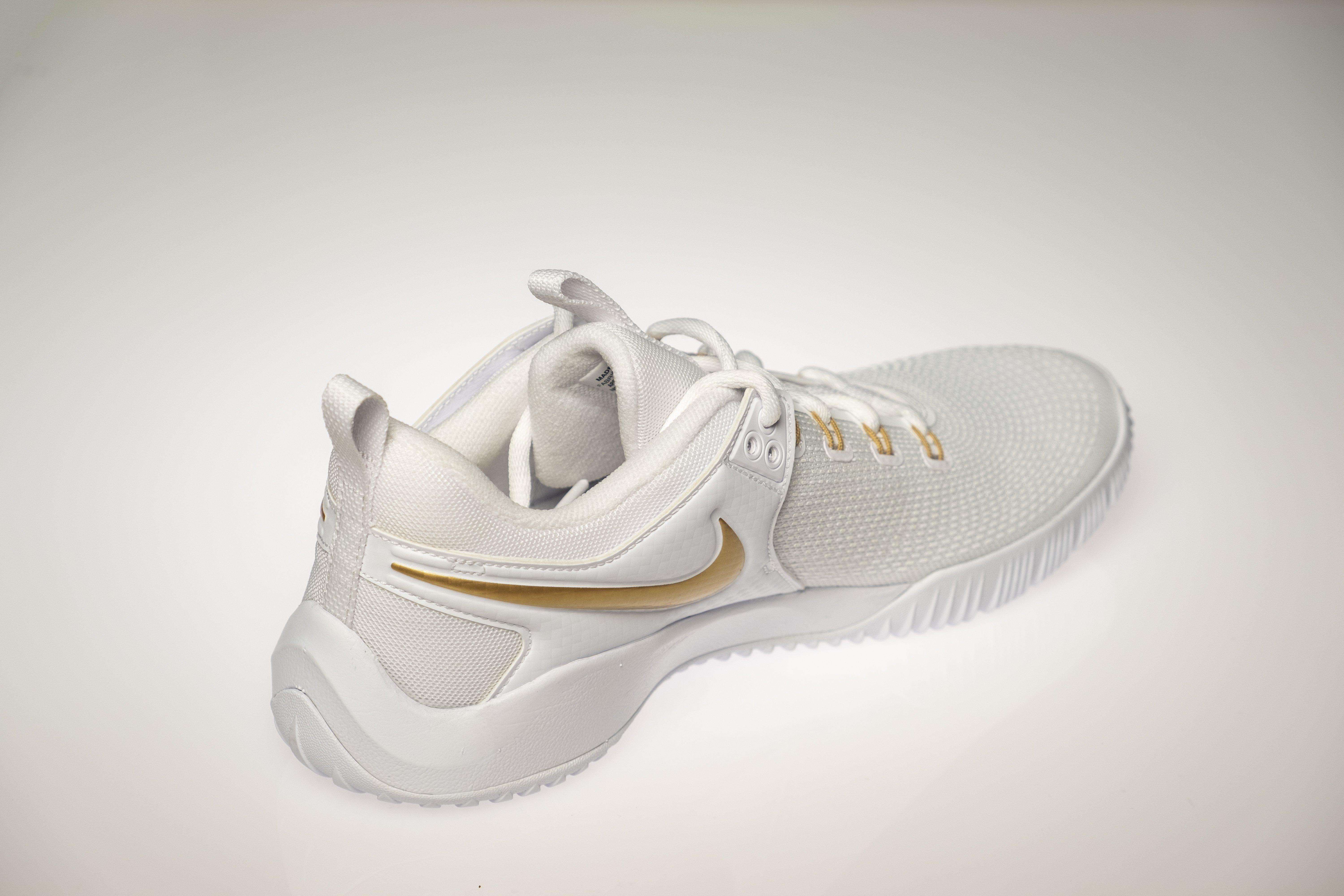 White nike volleyball outlet shoes