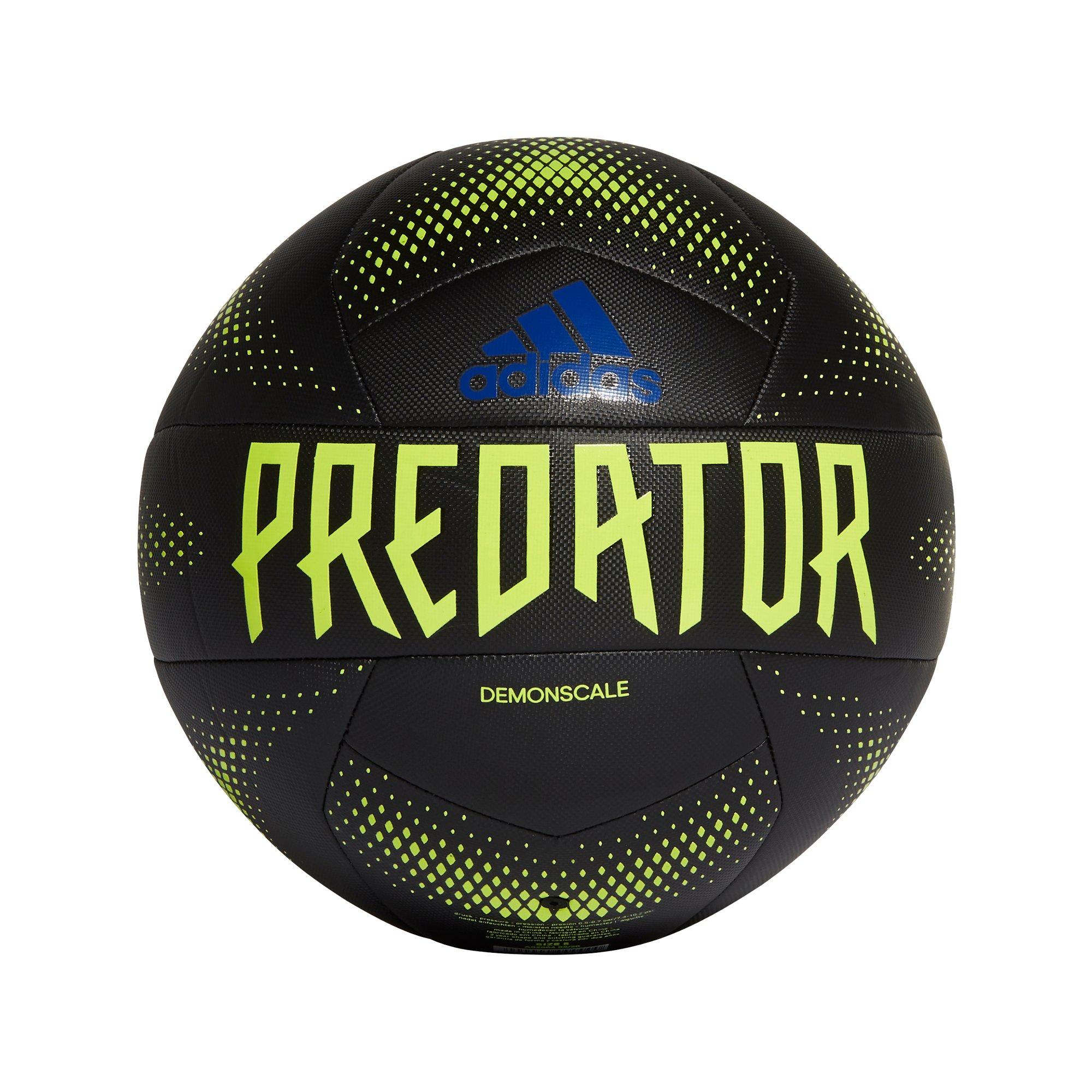 Predator store soccer ball