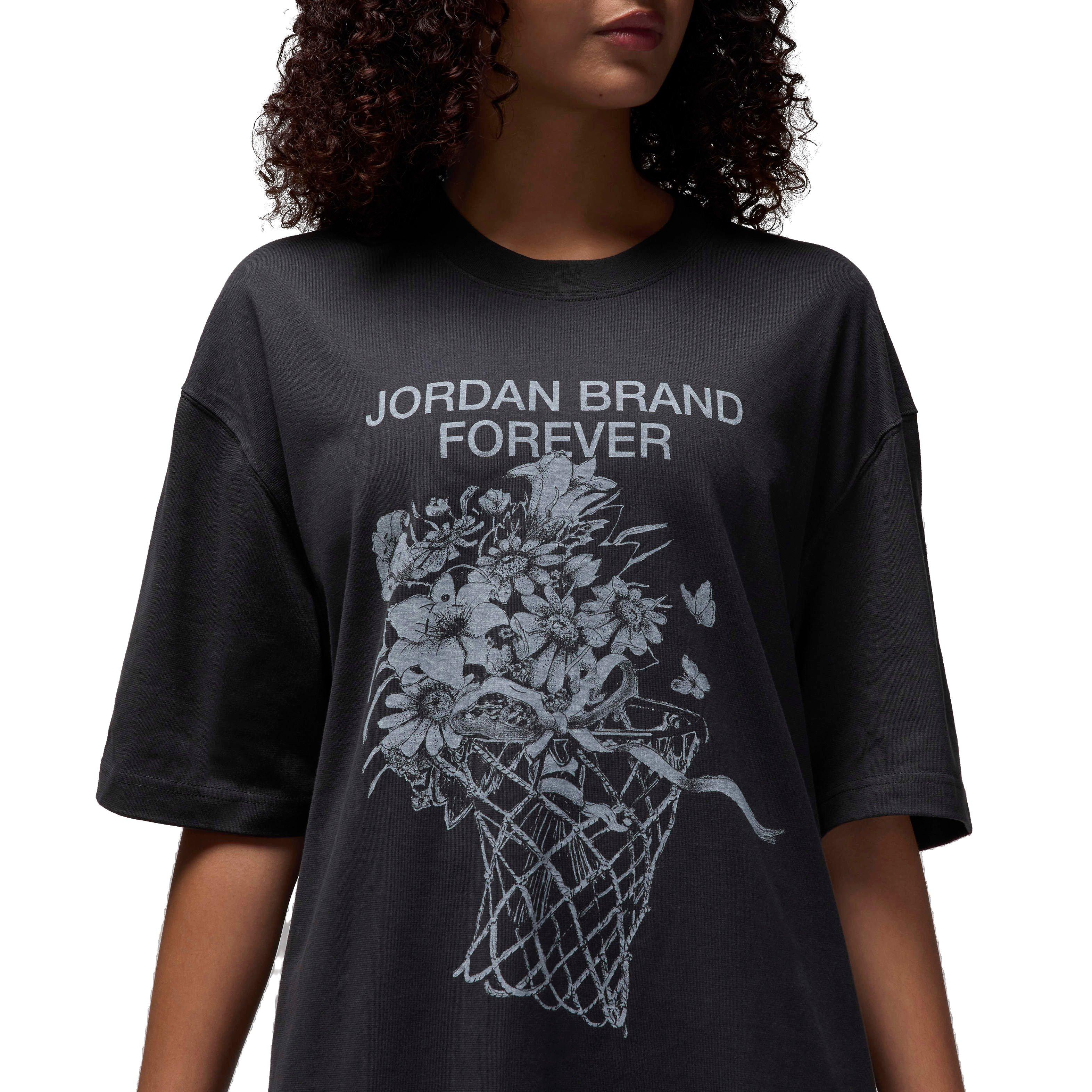 Jordan Women's Oversized Graphic T-Shirt - Black - BLACK Thumbnail View 4