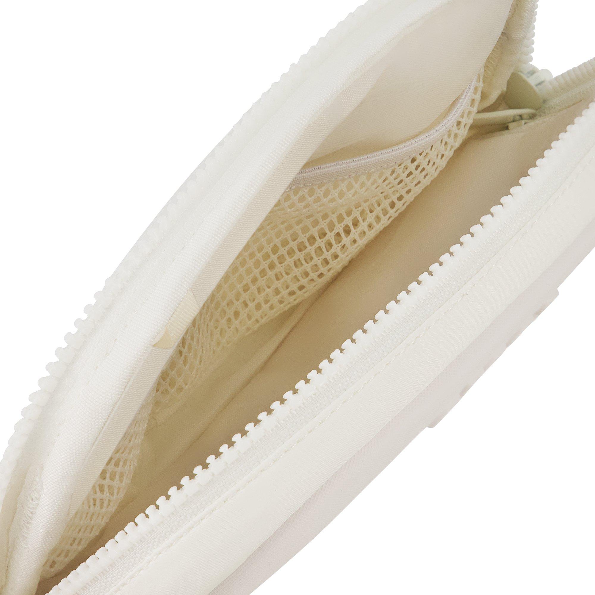 Crocs Classic Belt Bag - WHITE Thumbnail View 6
