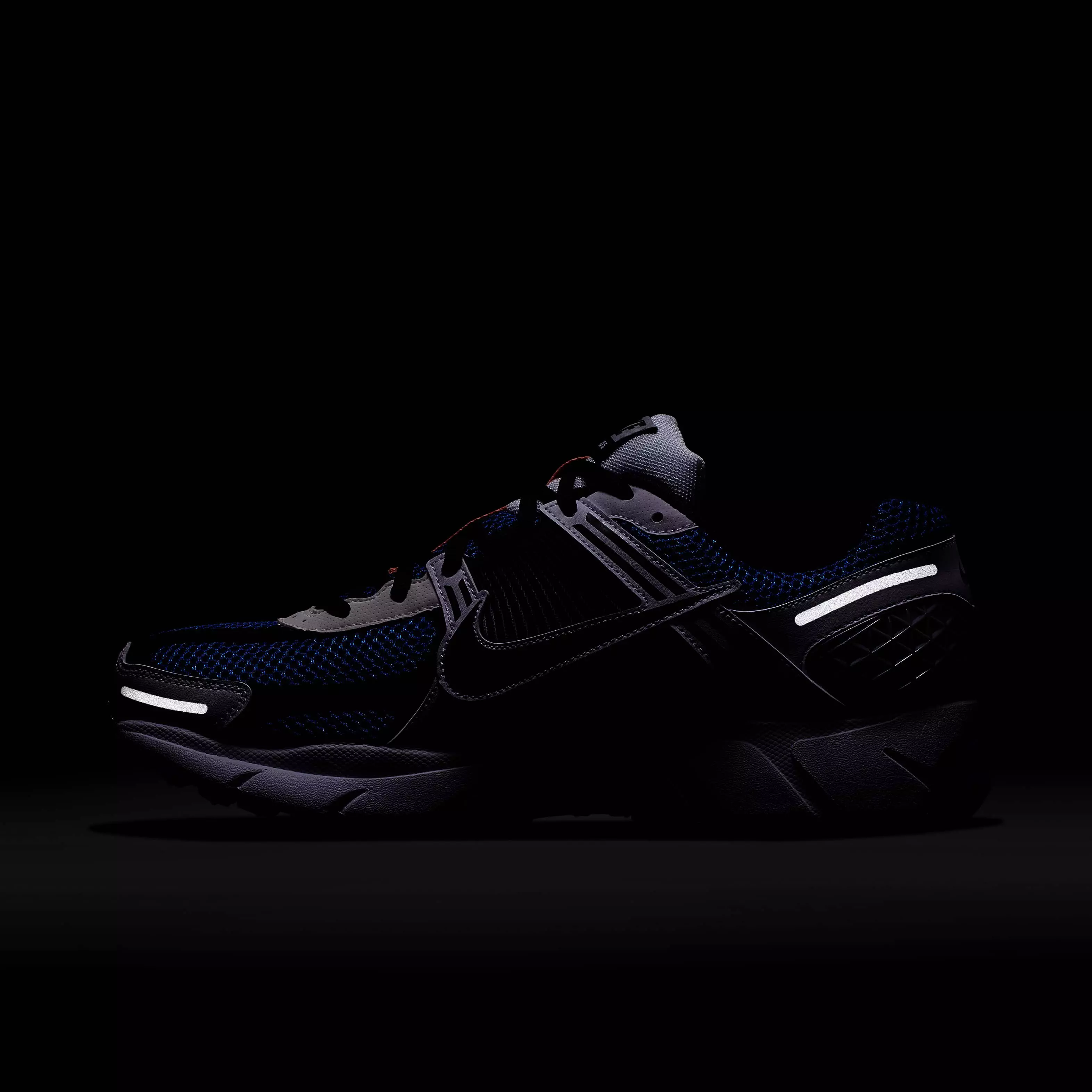 Nike Zoom Vomero 5 SE SP "White/Black/Sail/Racer Blue" Men's Shoe - WHITE/BLACK/SAIL/BLUE