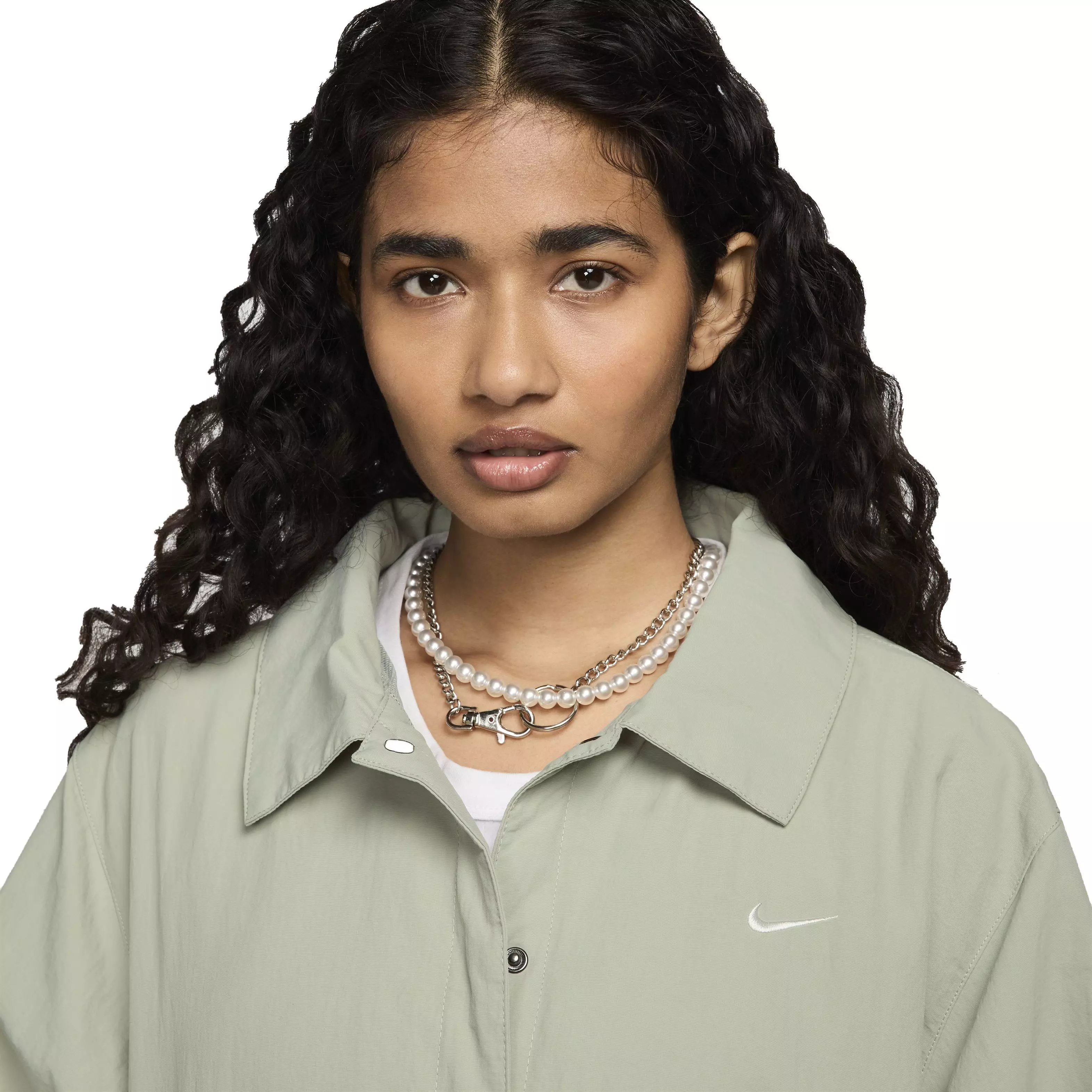 Nike Women's Sportswear Essentials Oversized UV Woven Coaches' Jacket - GREEN