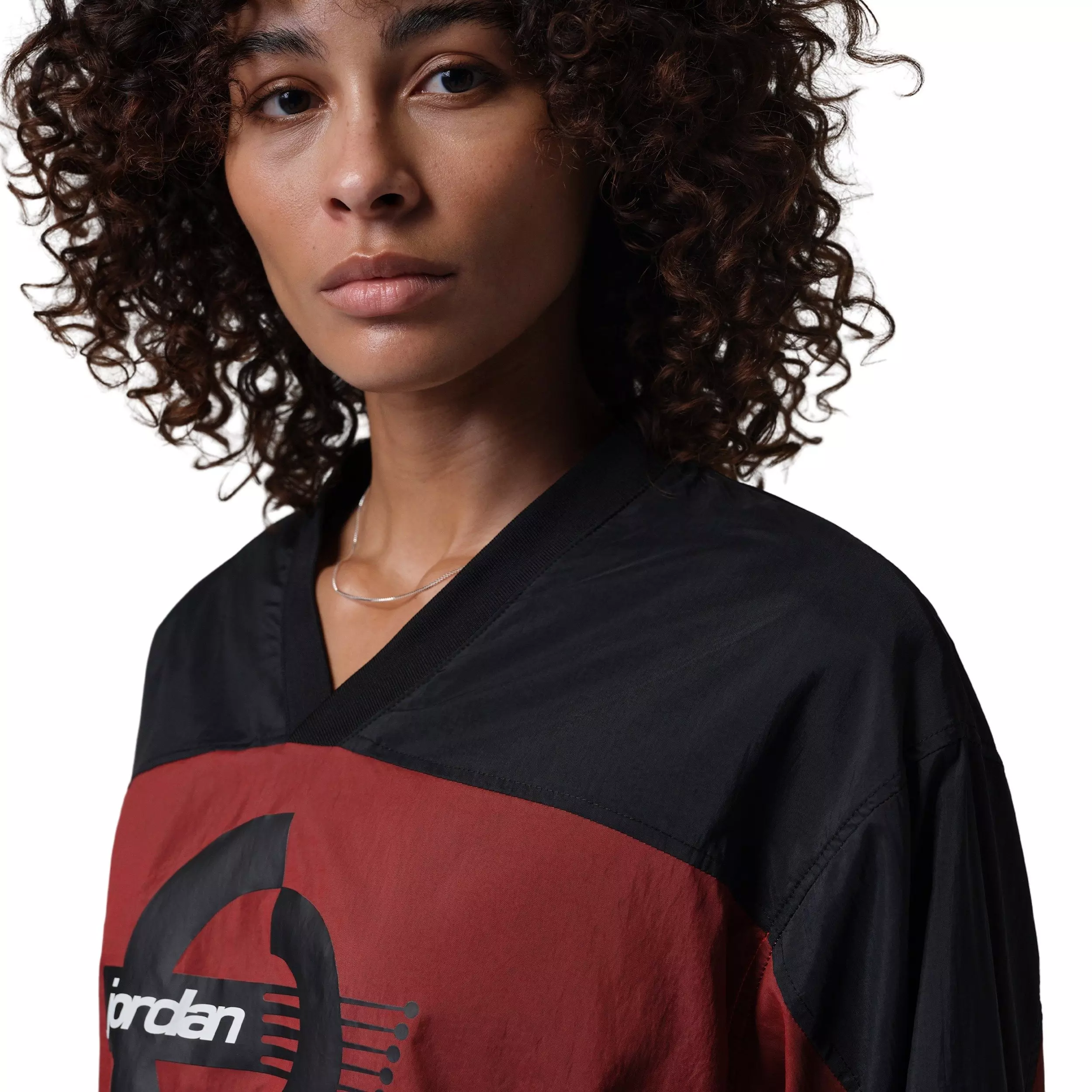 Jordan Women's Brooklyn Woven Long-Sleeve Graphic Pullover - Black/Red - BLACK/RED