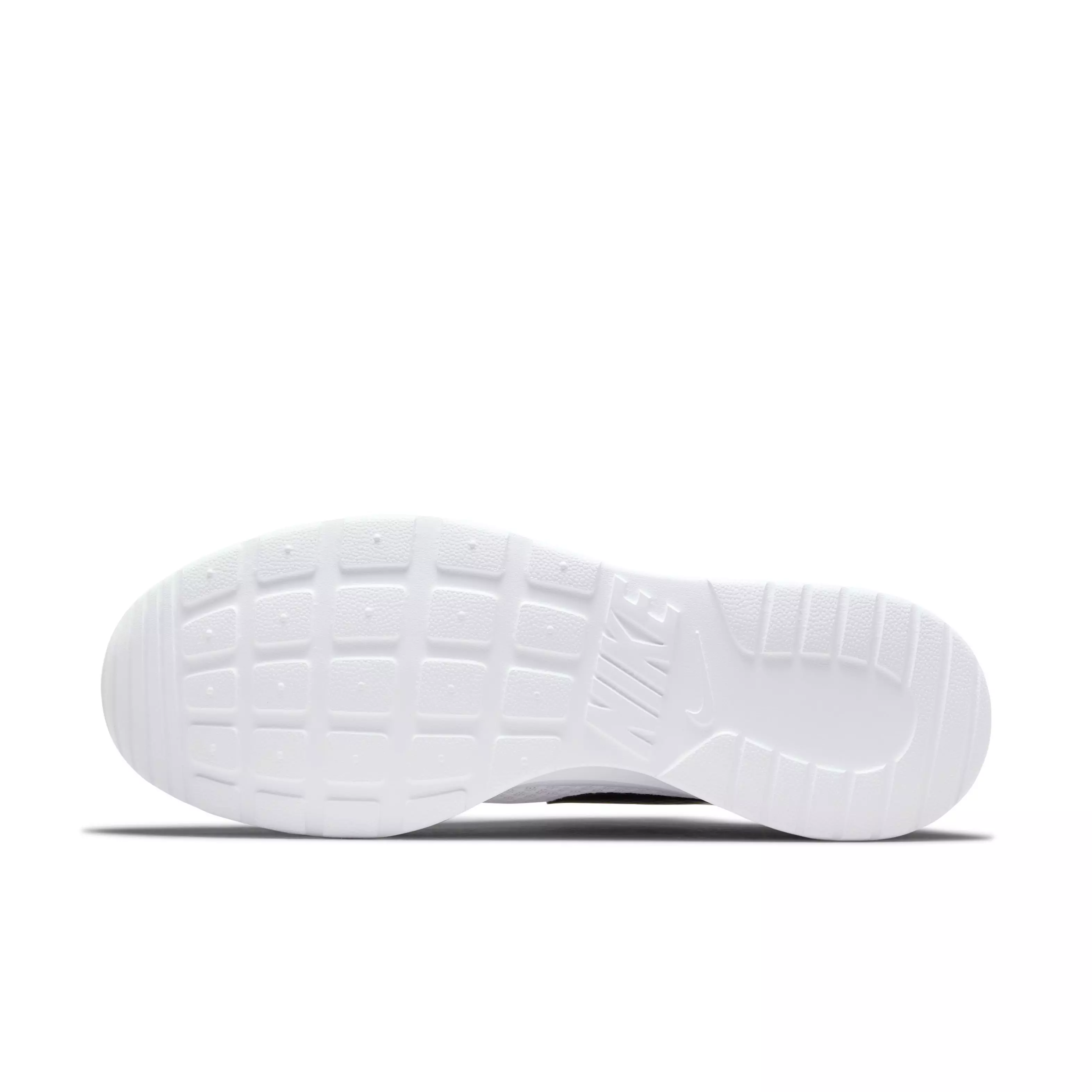 Nike Tanjun Men's Shoe - WHITE