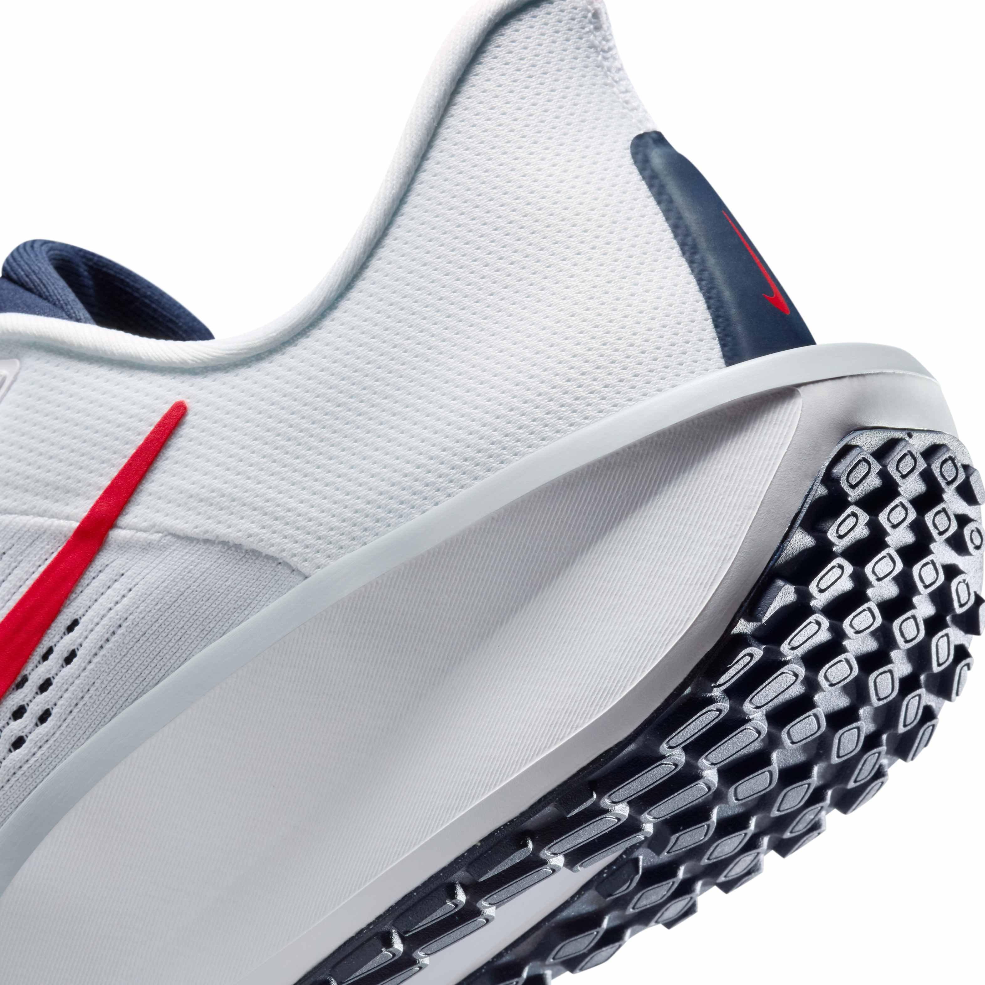 Nike Quest 6 "White/Obsidian/Wolf Grey/University Red" Men's Running Shoe - WHITE/OBSIDIAN/GREY/RED Thumbnail View 8