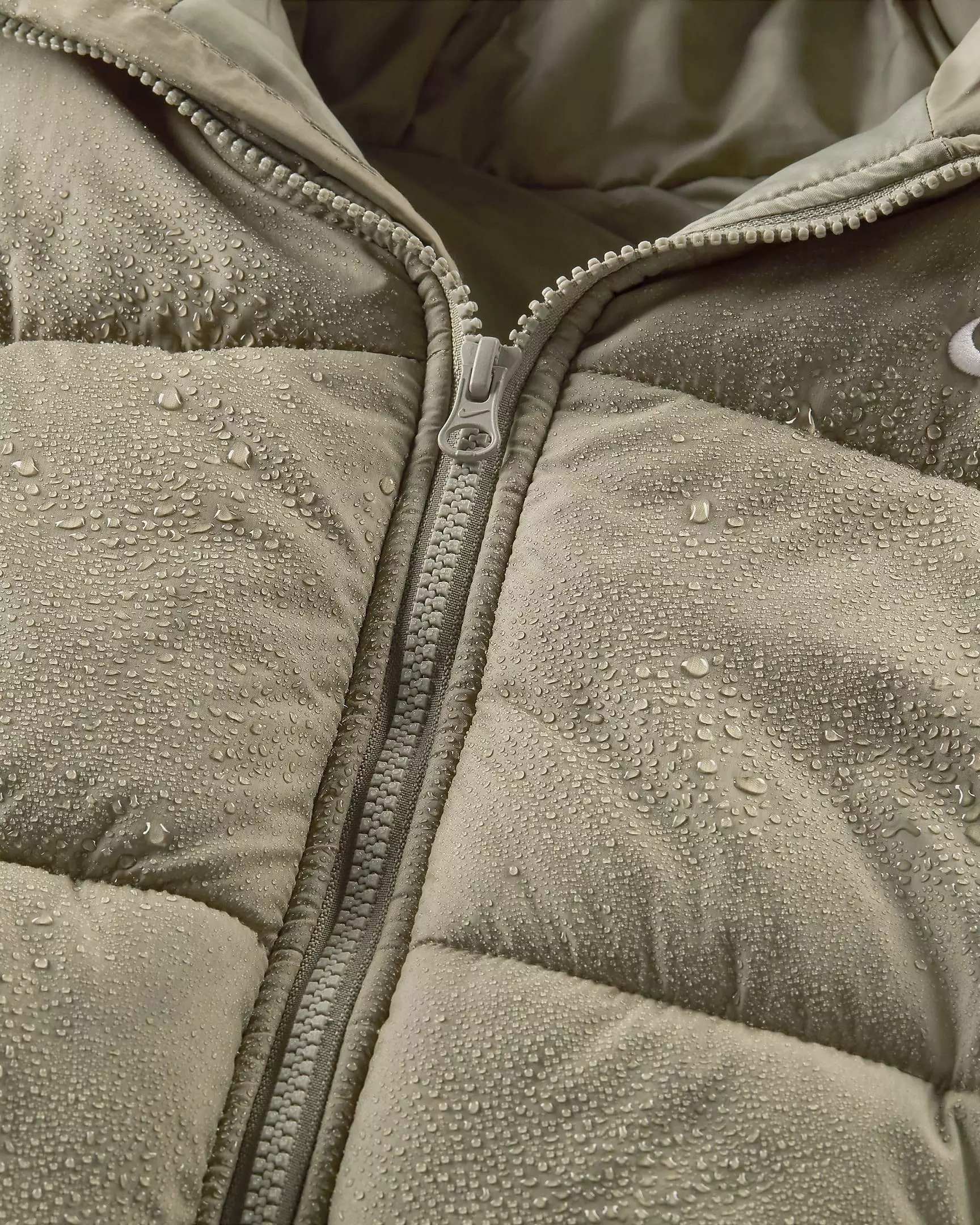 Nike Women's Sportswear Classic Puffer Therma-FIT Loose Hooded Jacket - LT ARMY GREEN