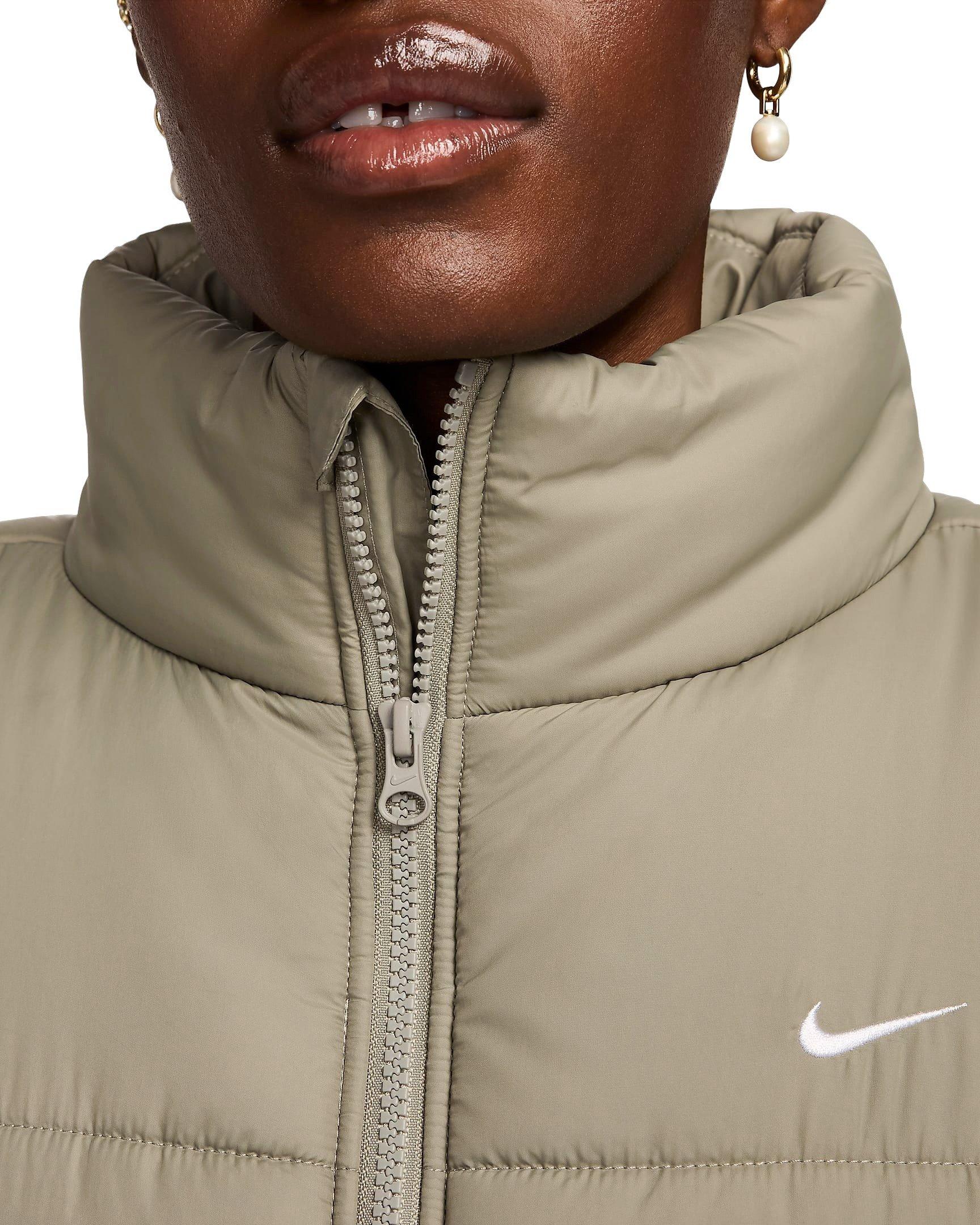 Nike Women's Sportswear Classic Puffer Therma-FIT Loose Vest - GREEN Thumbnail View 4