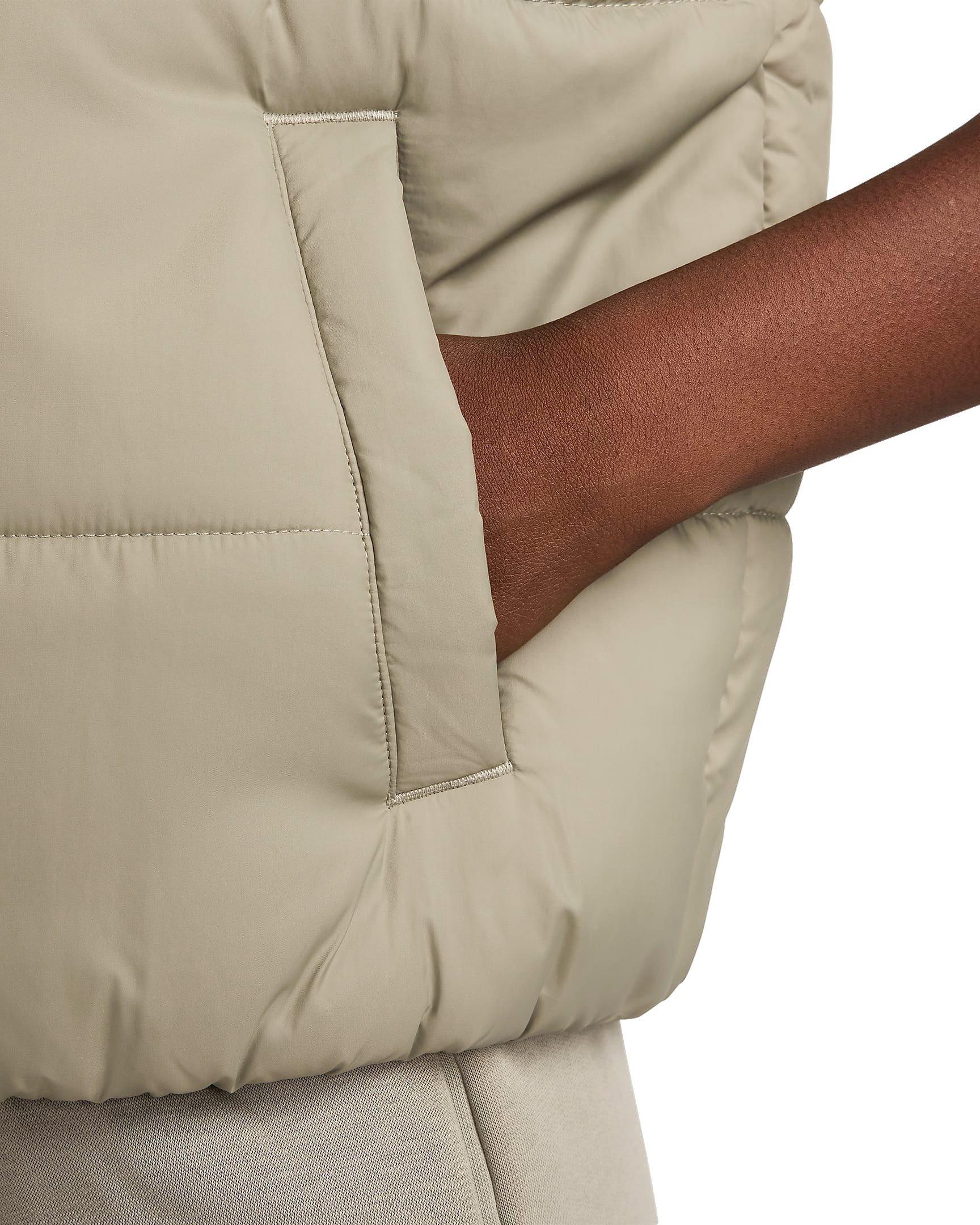 Nike Women's Sportswear Classic Puffer Therma-FIT Loose Vest - GREEN Thumbnail View 5