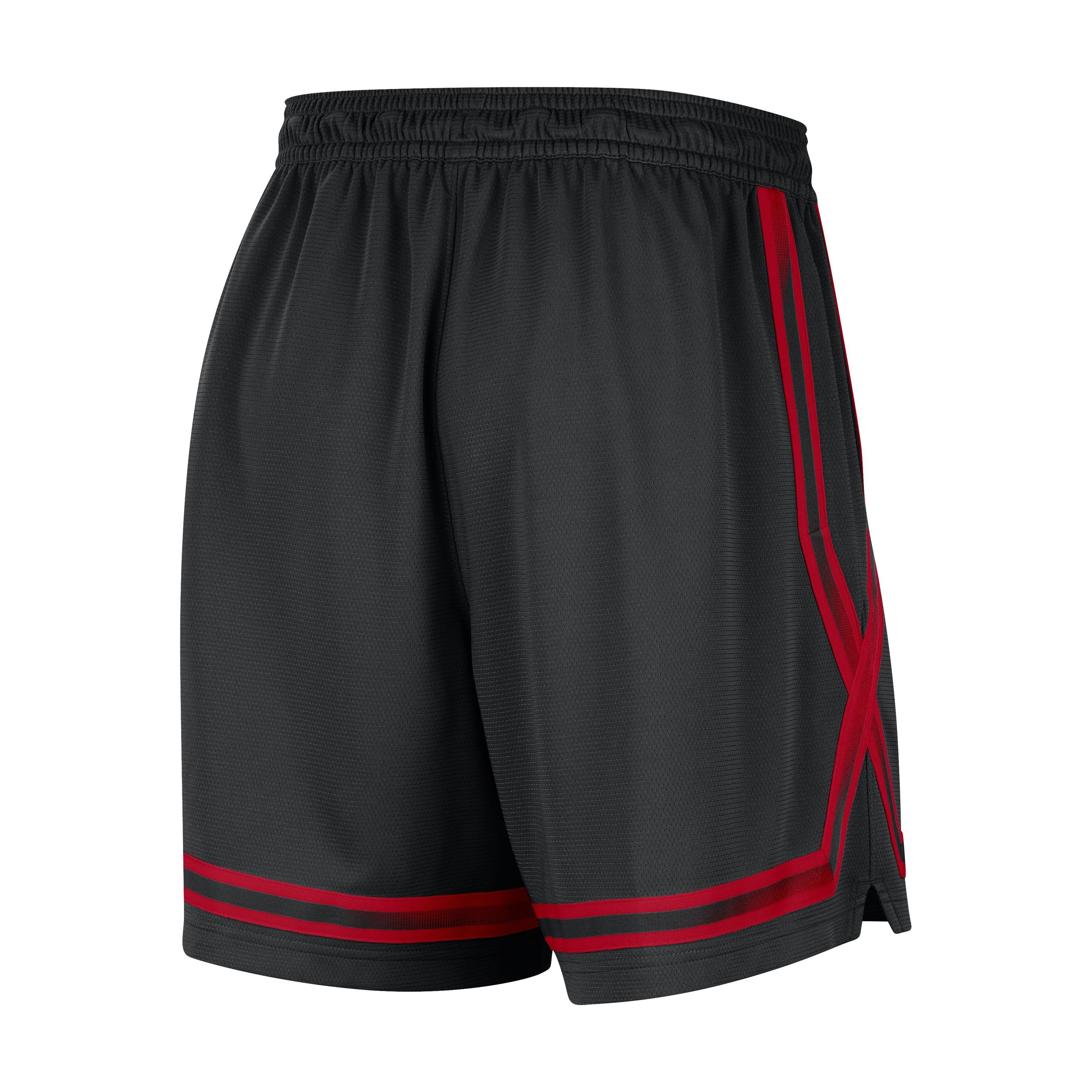 Nike Women's Chicago Bulls Fly Crossover Dri-FIT NBA Shorts - Black - BLACK Thumbnail View 2