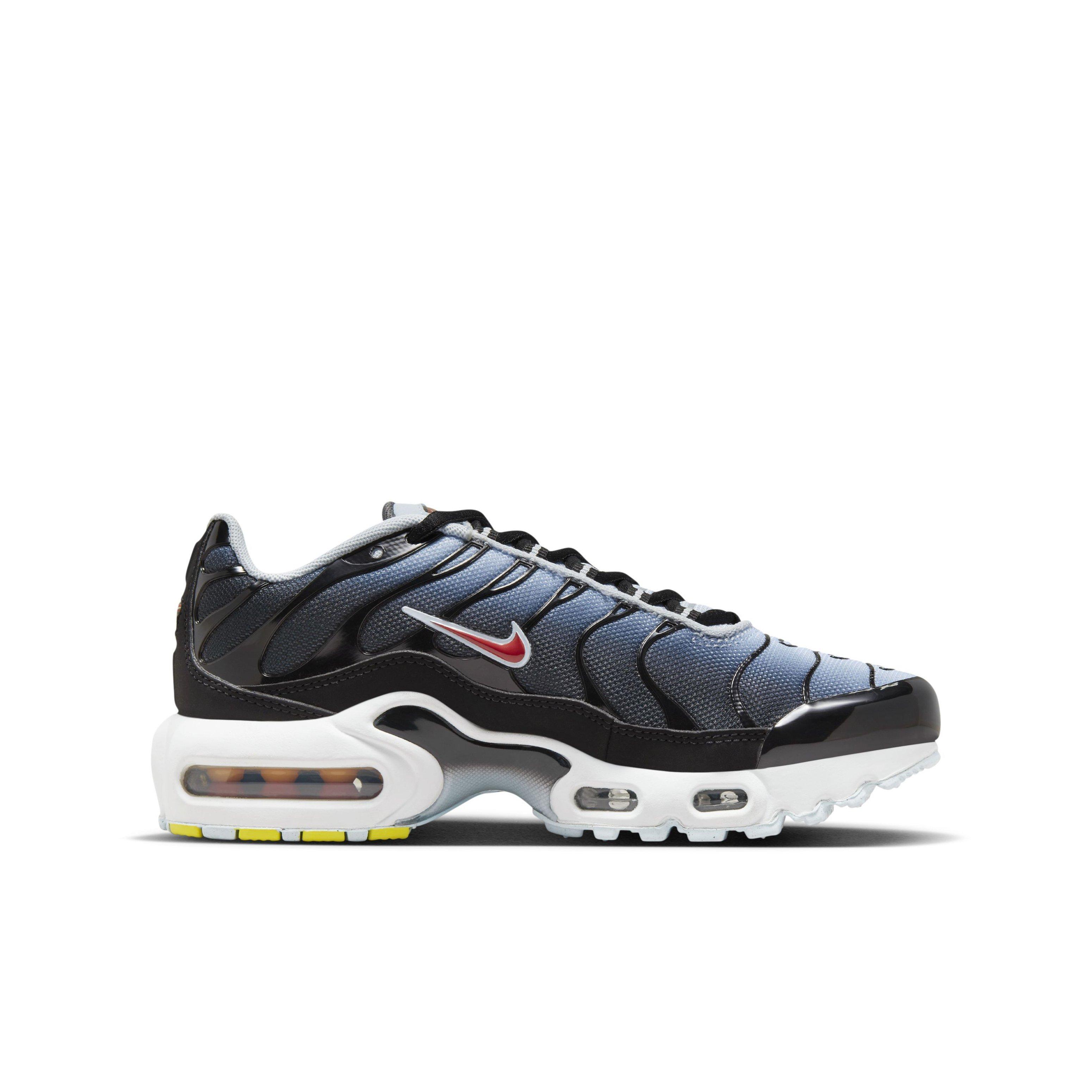 Air max plus shop black grade school