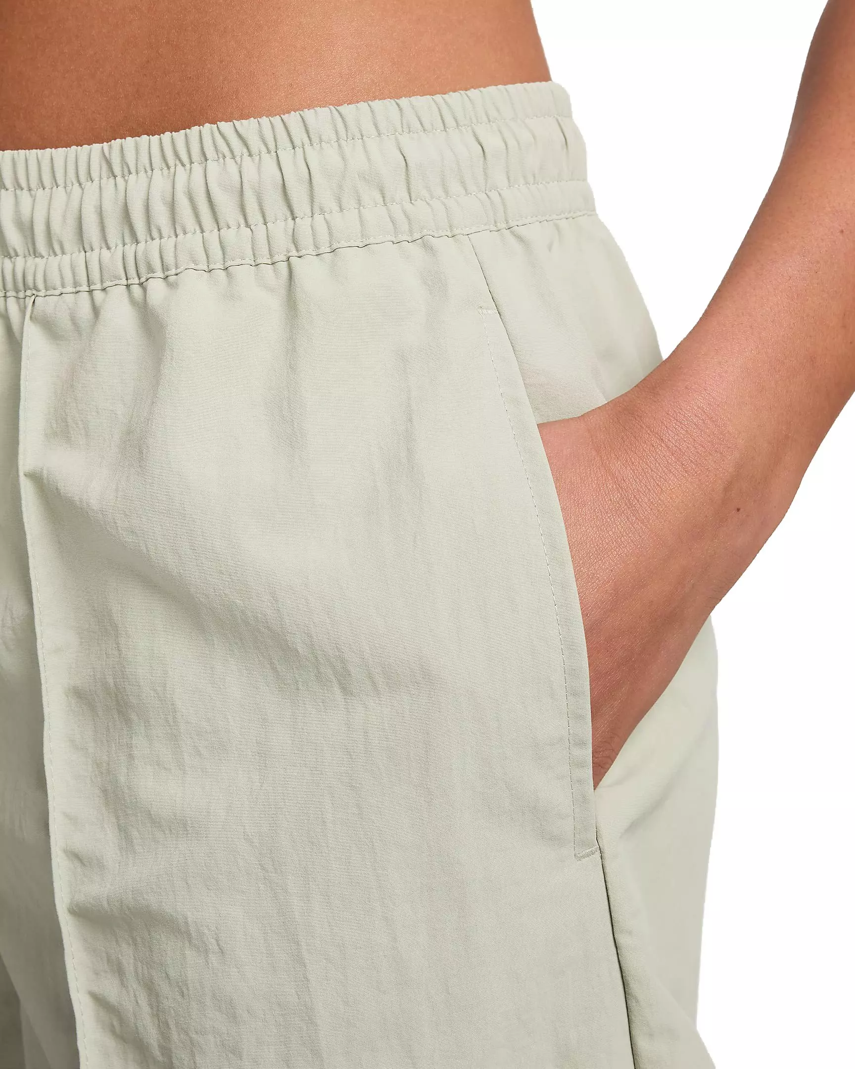 Nike Women's Sportswear Everything Wovens Mid-Rise 5" Shorts - Green - GREEN