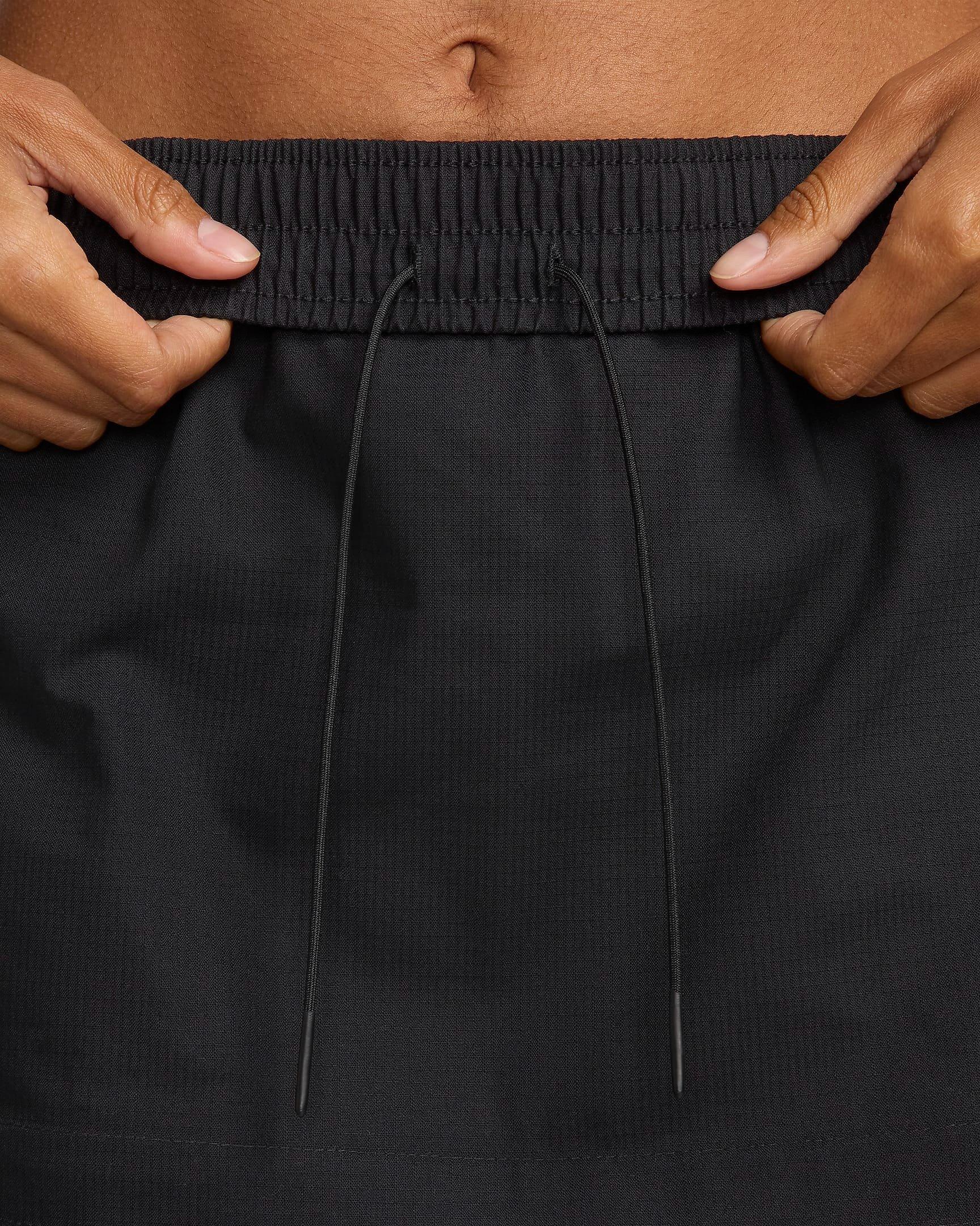 Nike Women's Sportswear Essential Mid-Rise Woven Cargo Midi Skirt - BLACK Thumbnail View 3