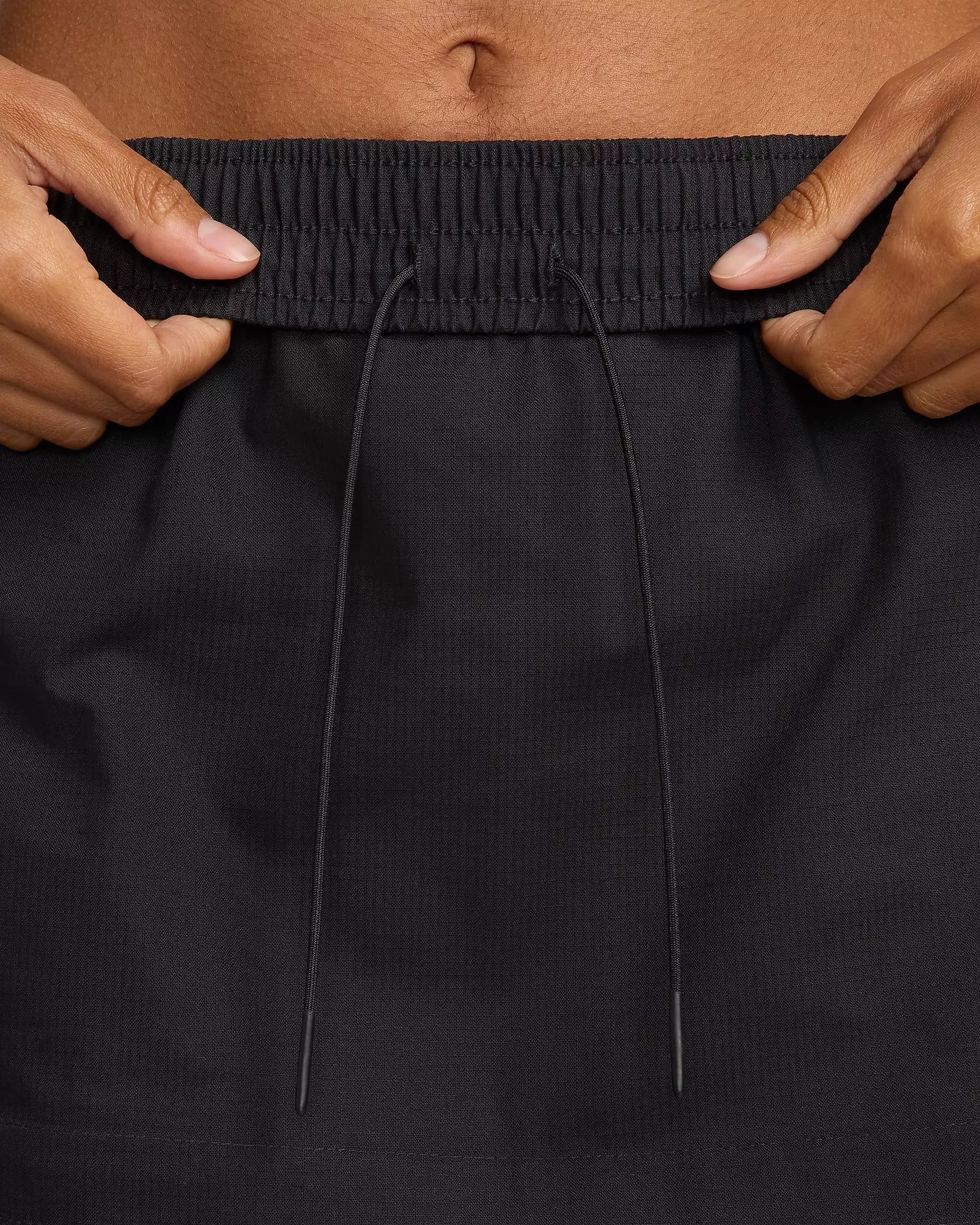 Nike Women's Sportswear Essential Mid-Rise Woven Cargo Midi Skirt - BLACK