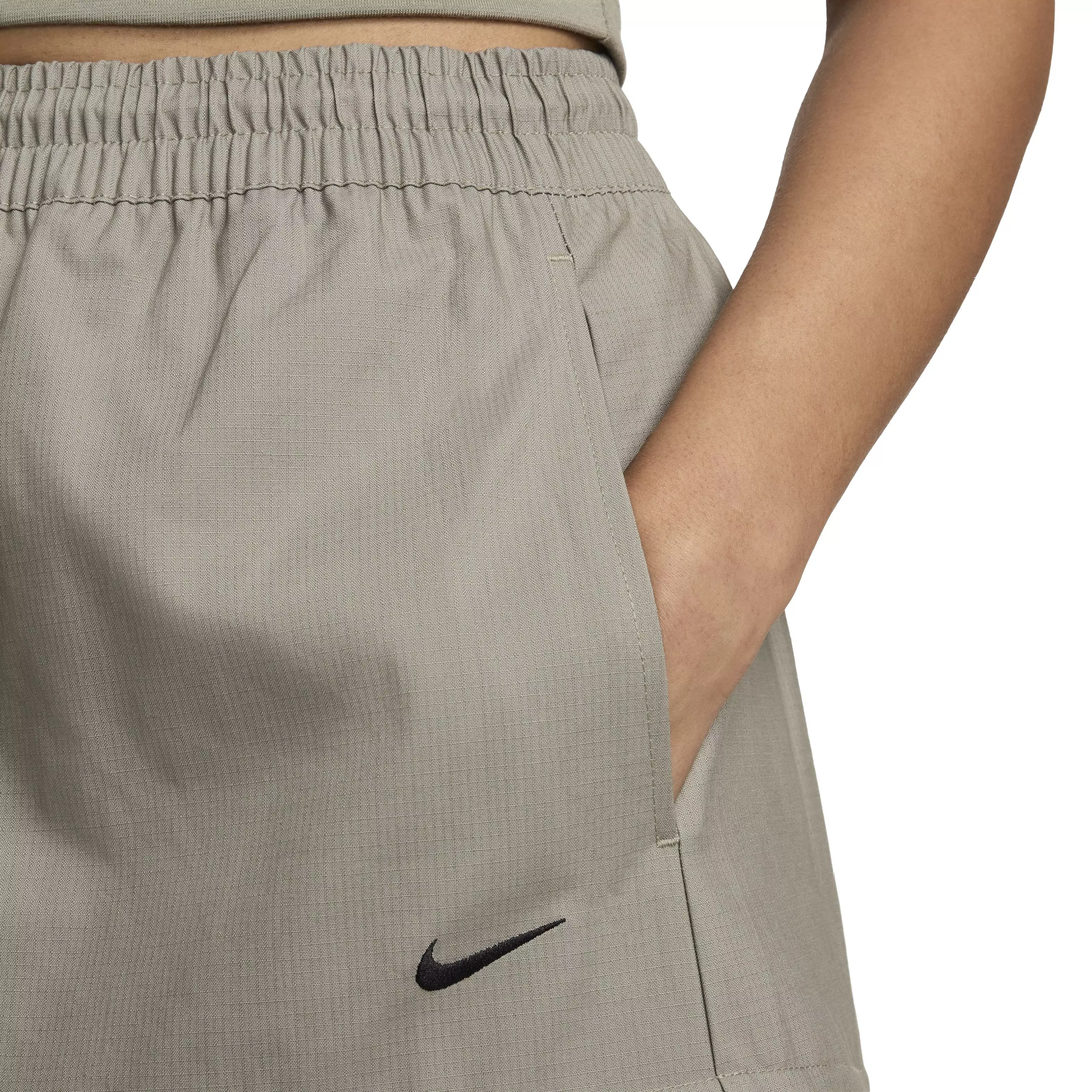 Nike Women's Sportswear Essential Mid-Rise Woven Cargo Midi Skirt - GREEN