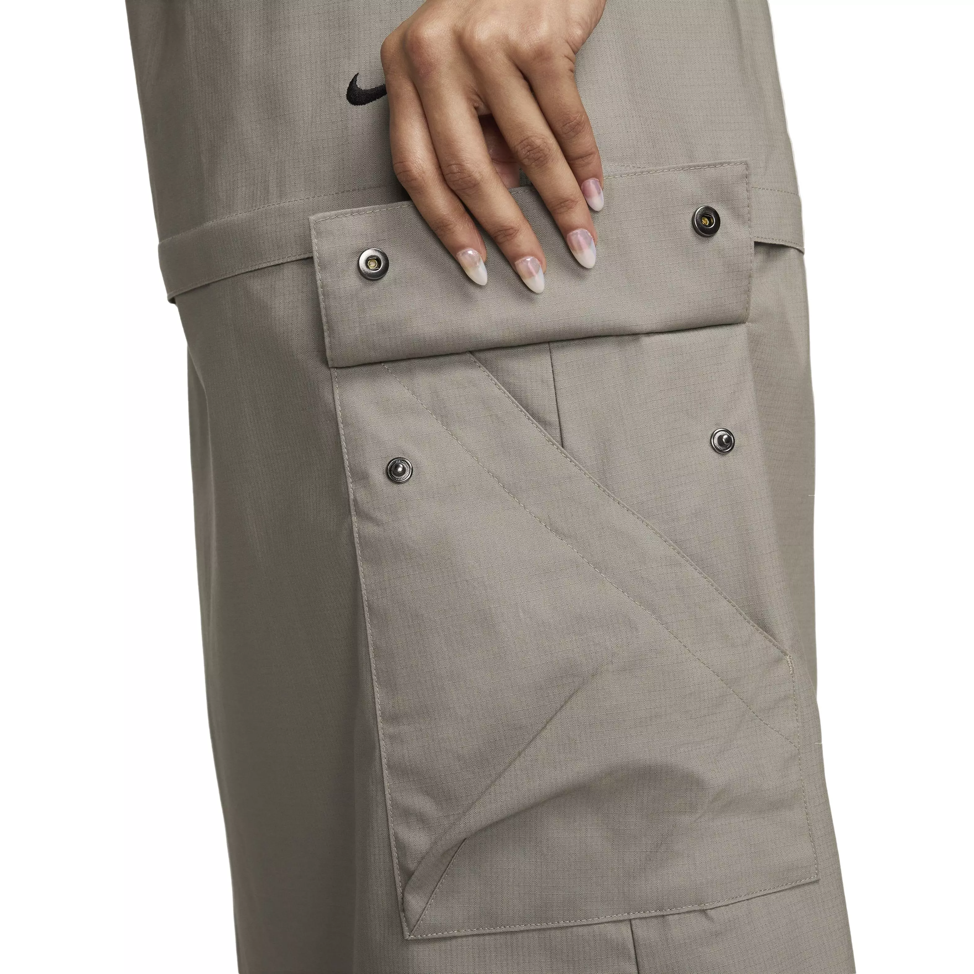 Nike Women's Sportswear Essential Mid-Rise Woven Cargo Midi Skirt - GREEN