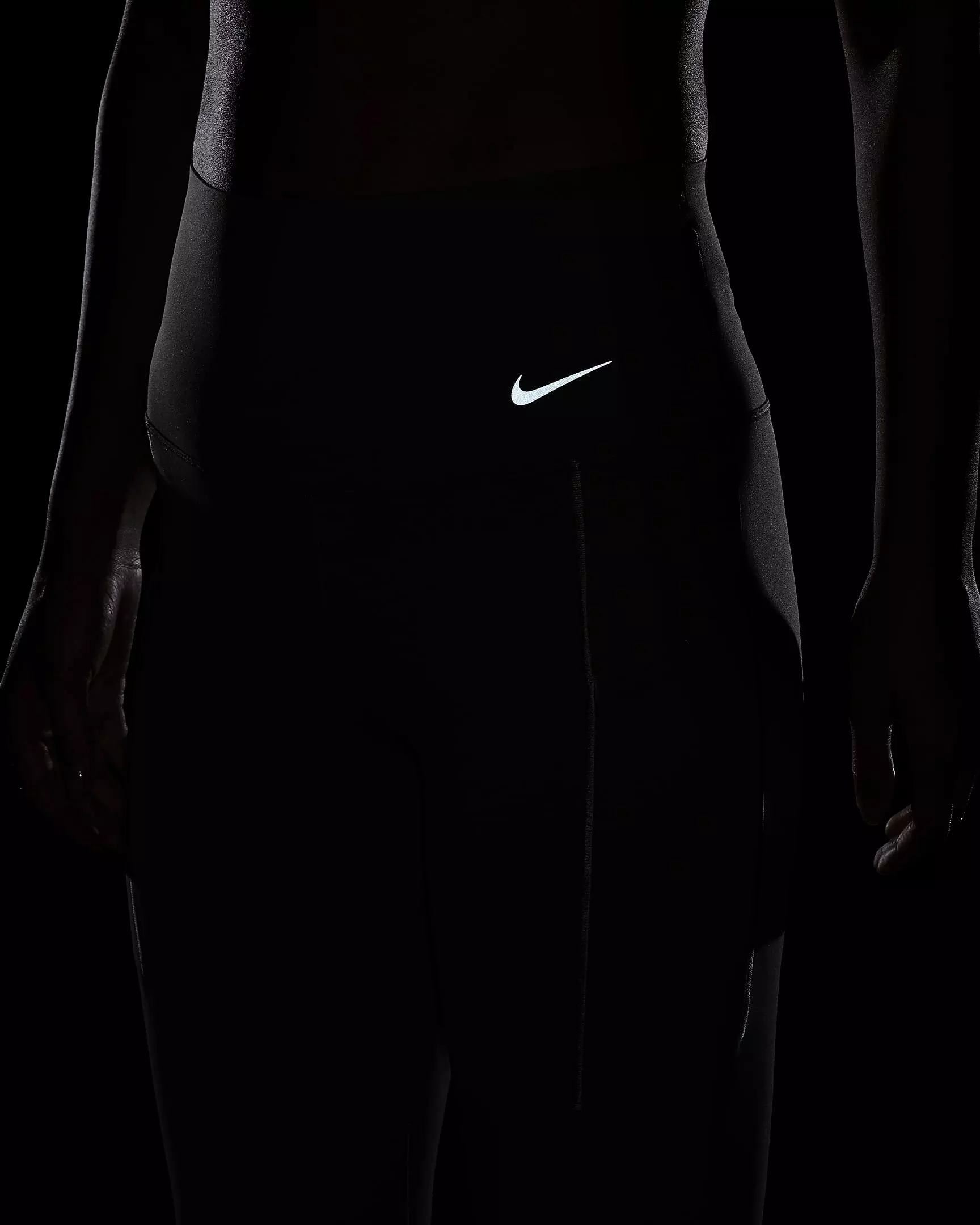 Nike Women's Universa Medium-Support High-Waisted 7/8 Leggings with Pockets - GREEN