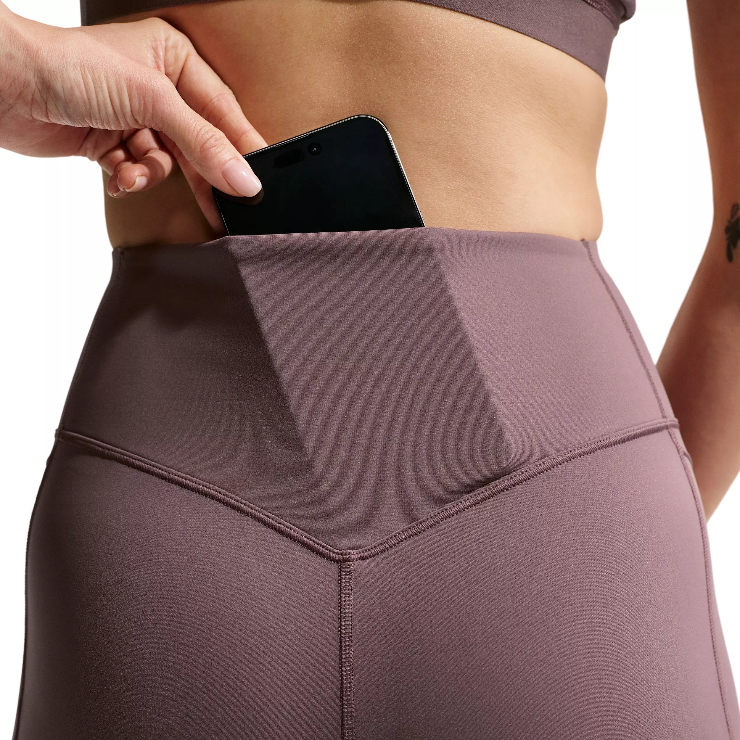 Nike Women's Universa 7/8 High-Waisted Leggings with No Front Seam -Tattoo Purple - TATTOO PURPLE