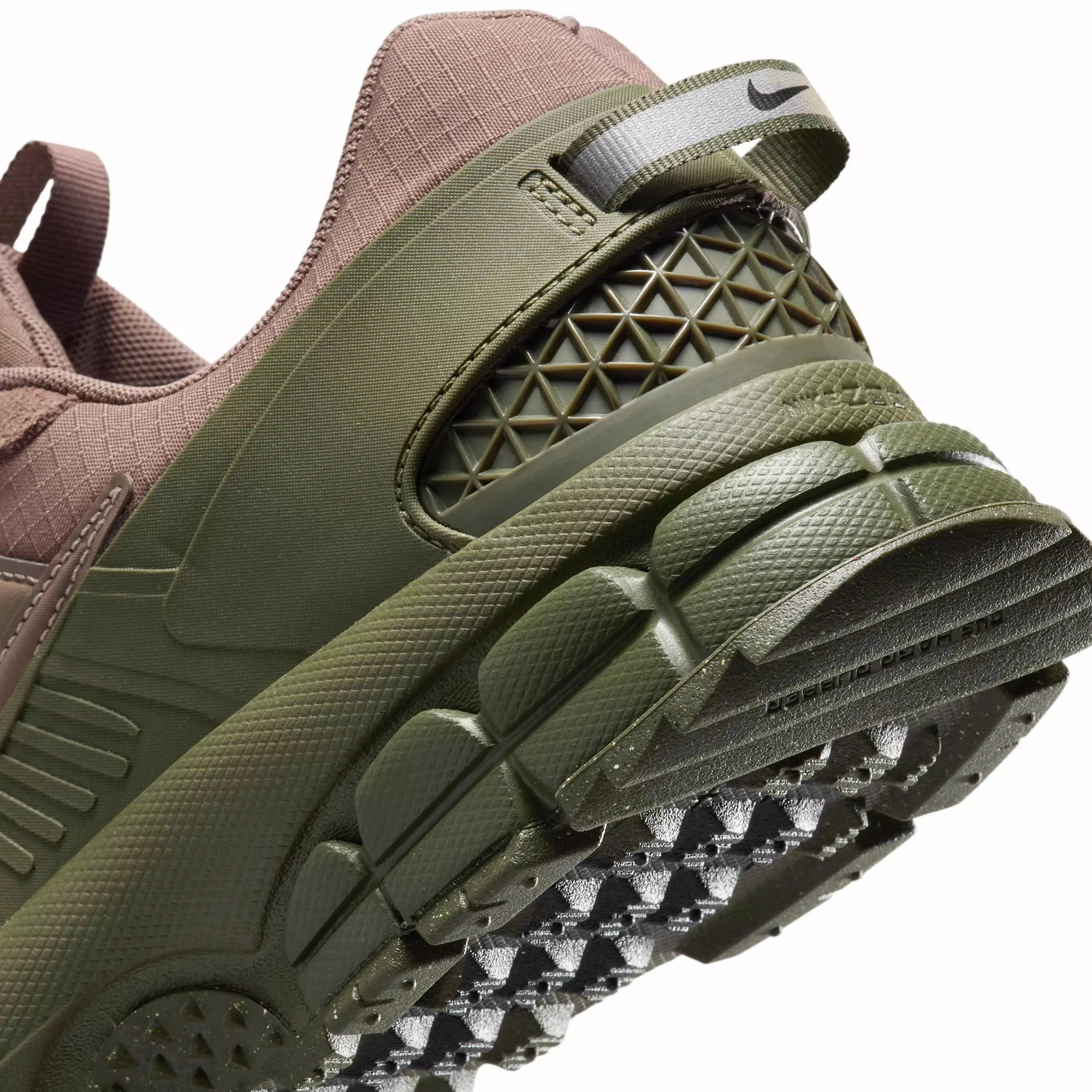 Nike Zoom Vomero Roam "Mink Brown/Medium Olive/Cargo Khaki" Men's Winterized Shoe - BROWN/OLIVE/KHAKI