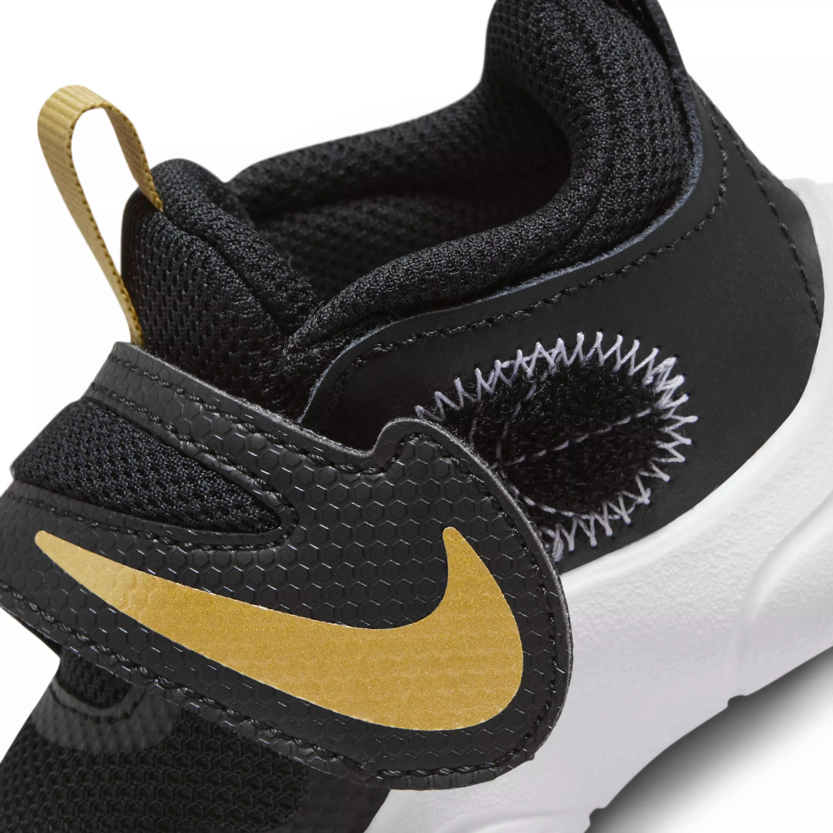 Nike Team Hustle D 11 "Black/Anthracite/Gold" Infant Boys' Basketball Shoe - BLACK/ANTHRACITE/GOLD