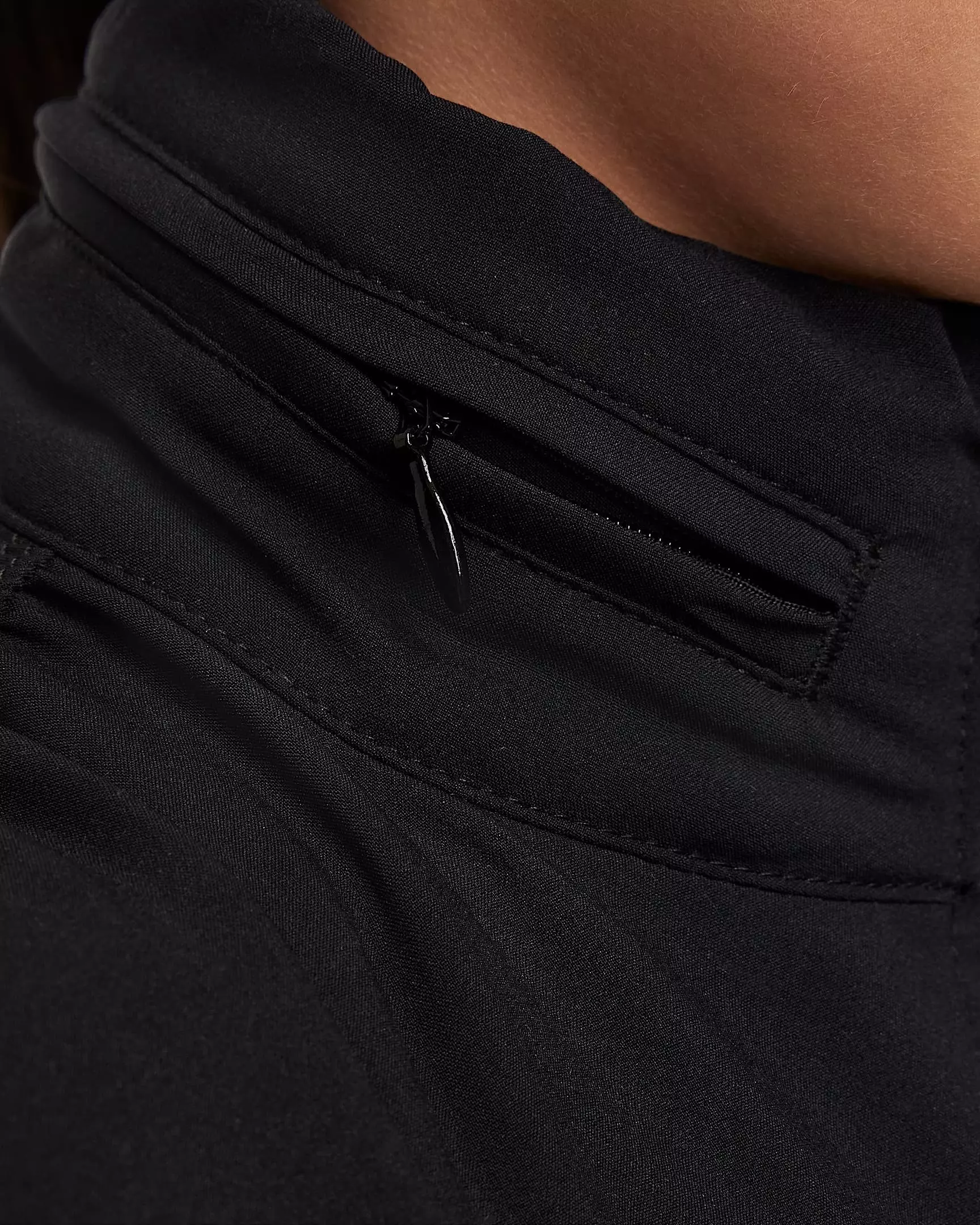 Nike Big Girls' Dri-FIT Lightweight FM Jacket - BLACK