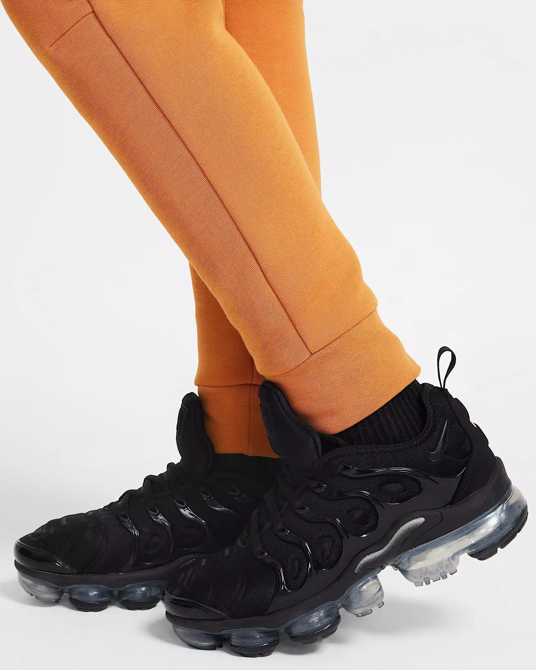 Nike Big Boys' Sportswear Tech Fleece Joggers - ORANGE