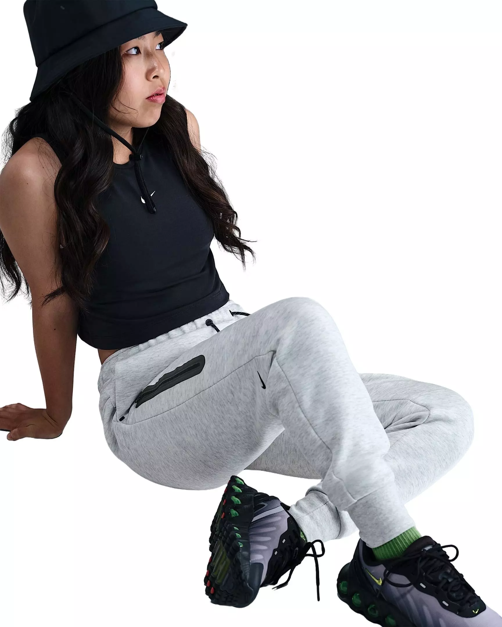 Nike Big Girls' Sportswear Fleece Tech Joggers - GREY