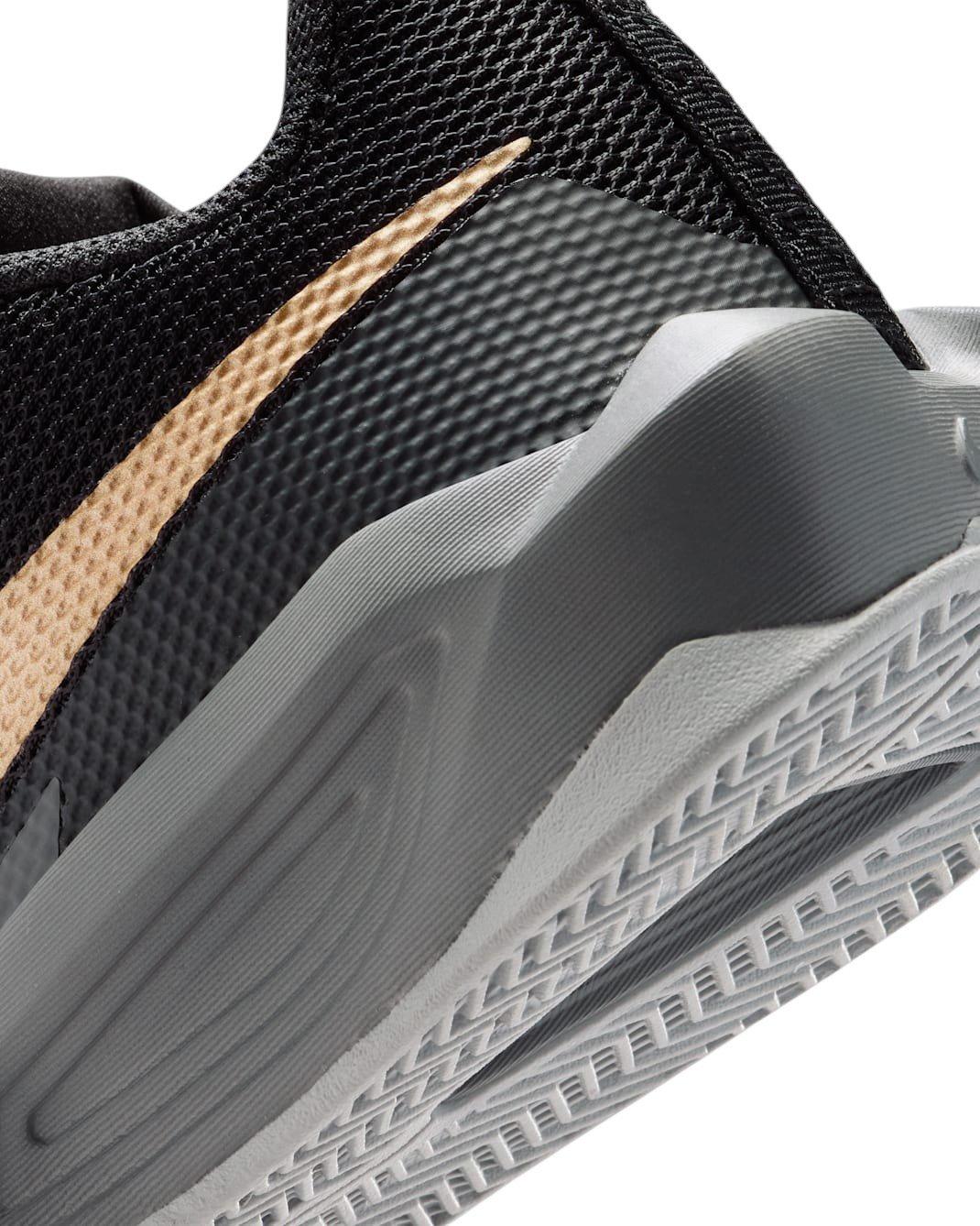 Nike S.T. Dynamite "Black/Wolf Grey/Smoke Grey/Metallic Gold" Grade School Boys' Basketball Shoe - BLACK/GREY/GREY/GOLD