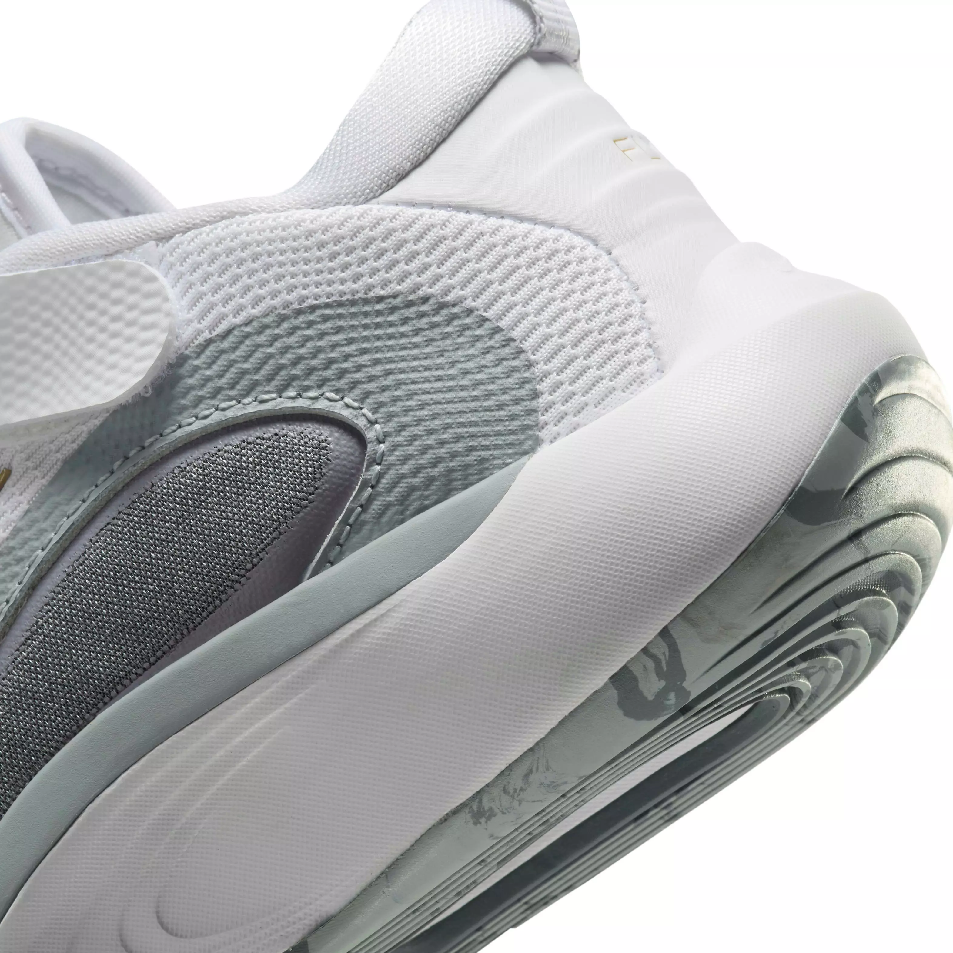 Nike IsoFly "White/Cool Grey/Wolf Grey/Metallic Gold Star" Preschool Boys' Basketball Shoe - WHITE/GREY/GREY/GOLD